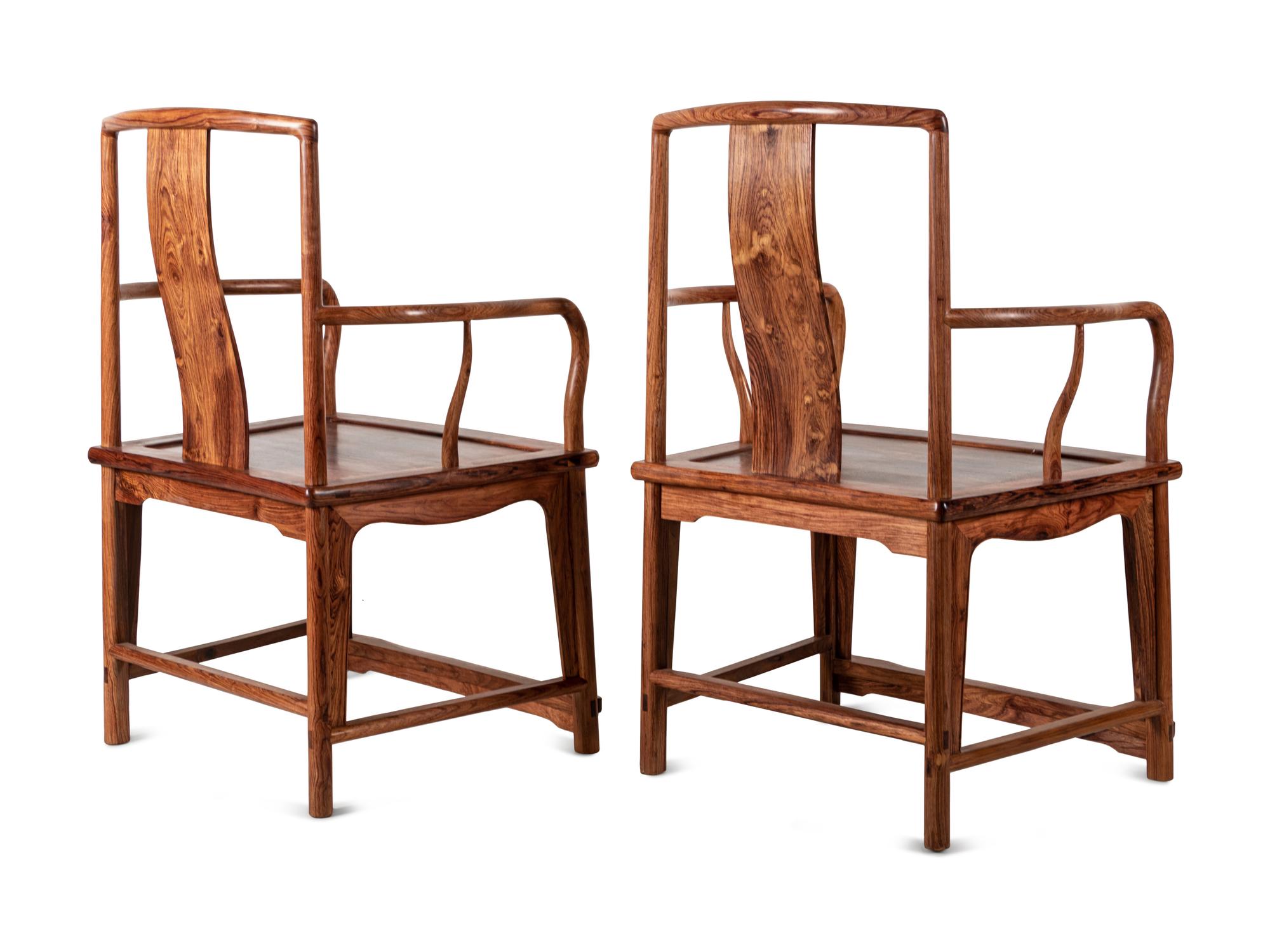 A Set of Chinese Huanghuali Armchairs and Side Table, Nanguanmaoyi