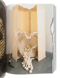 [BARNEY, Matthew (1967)]. SPECTOR, Nancy. Matthew Barney: The Cremaster Cycle. New York: Guggenheim Museum Publication, 2004.
