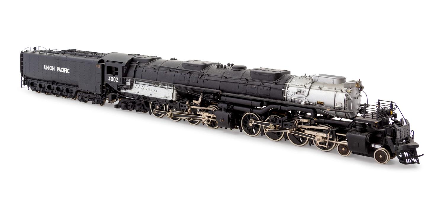 A Tenshodo Polychrome HO-Gauge Union Pacific: 'Big Boy' 4-8-8-4 Locomotive and Tender
