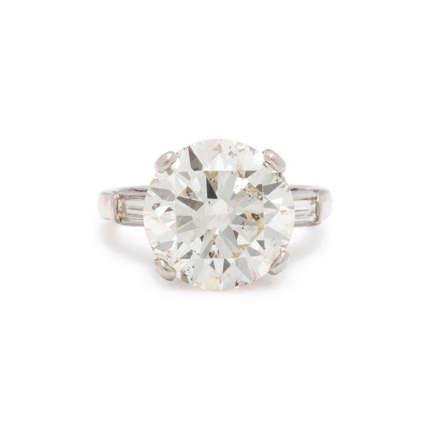 DIAMOND RING