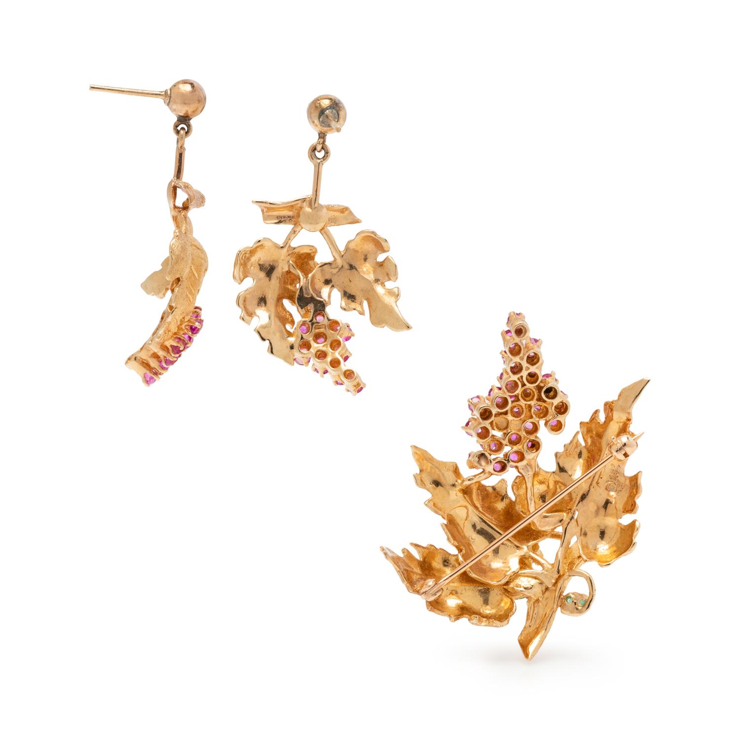 YELLOW GOLD AND PINK SAPPHIRE GRAPEVINE SET