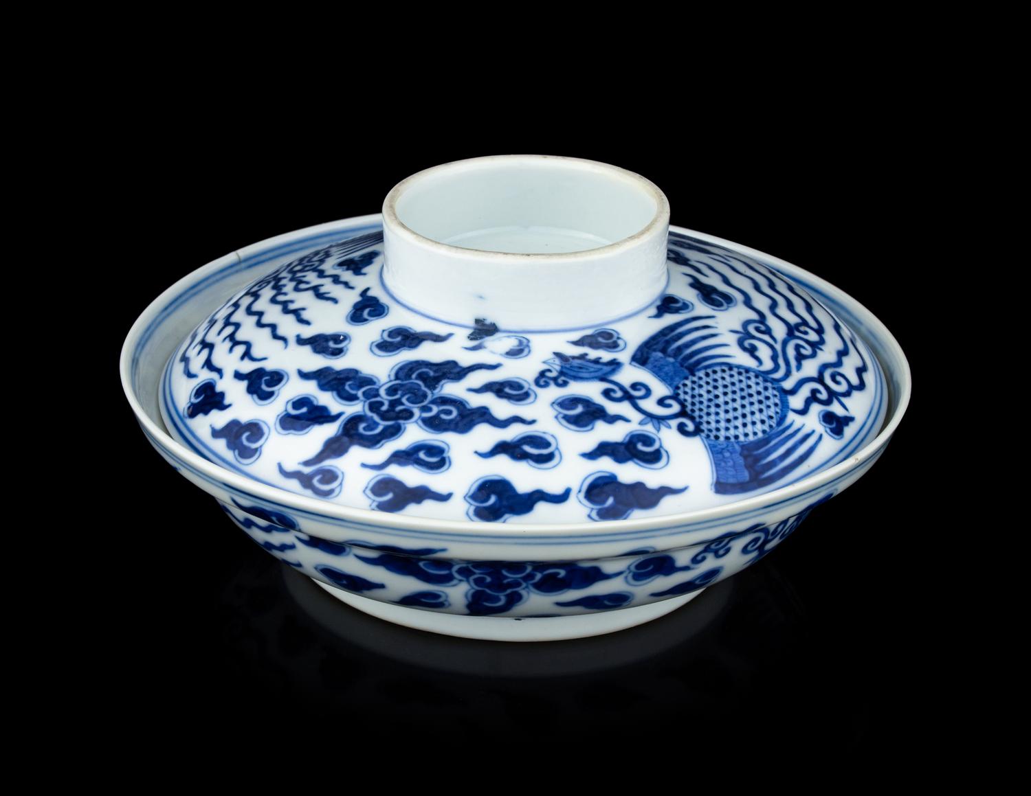A Chinese Blue and White Porcelain Covered Bowl