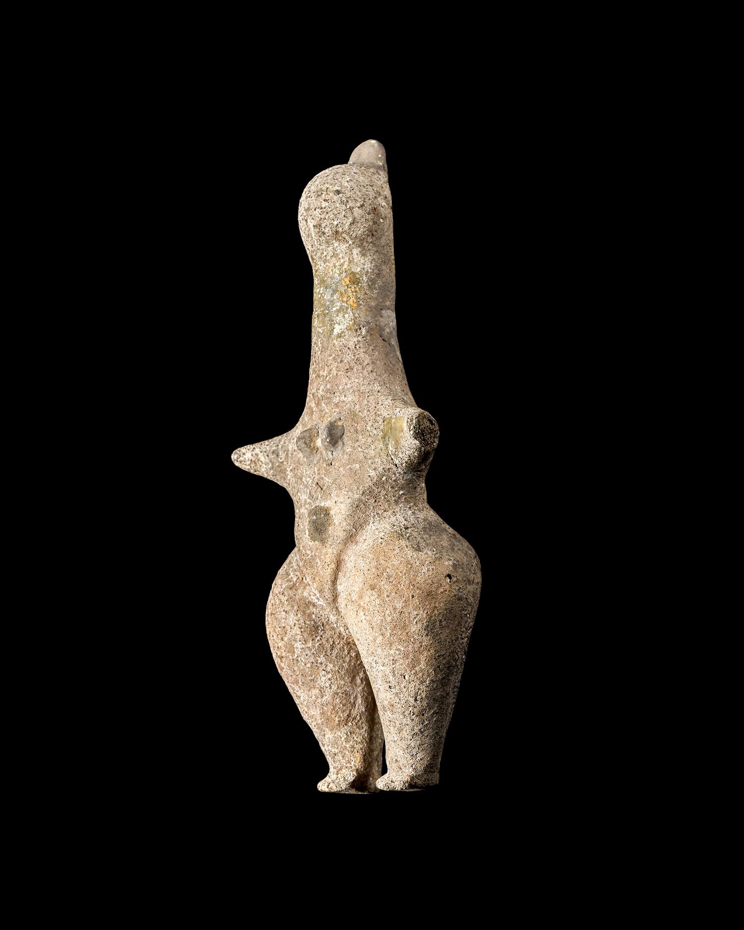An Amlash Terracotta Female Figure