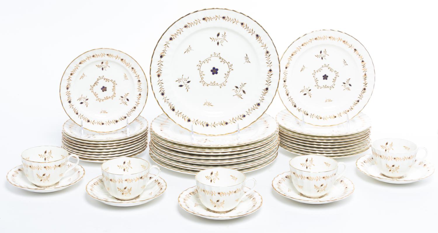 A Royal Worcester Partial Dinner Service Diameter of dinner plates 10 1/4 inches. — 20TH CENTURY
