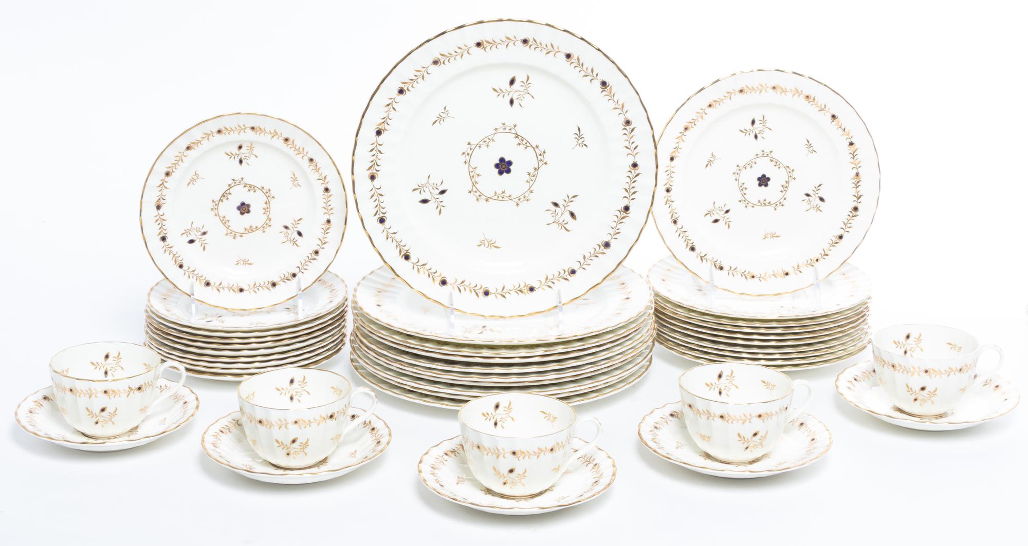 A Royal Worcester Partial Dinner Service Diameter of dinner plates 10 1/4 inches. — 20TH CENTURY