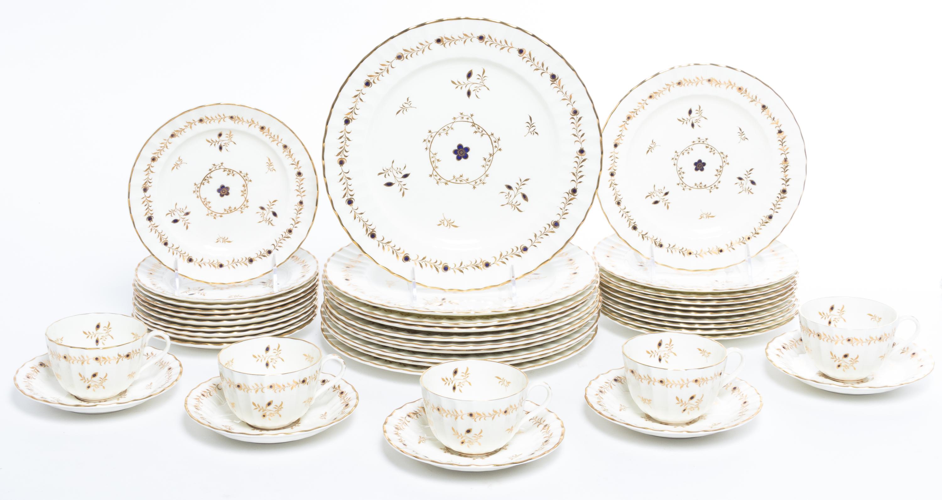 A Royal Worcester Partial Dinner Service Diameter of dinner plates 10 1/4 inches. — 20TH CENTURY