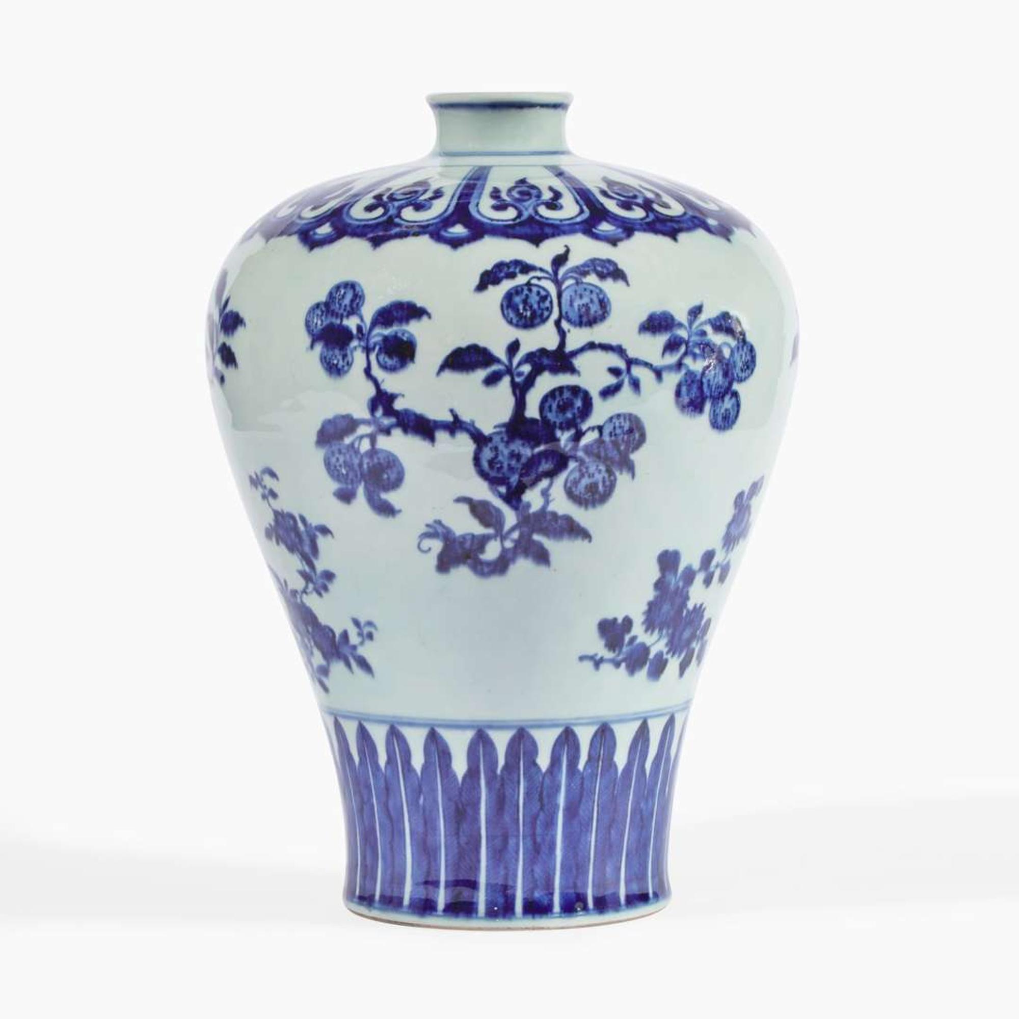 A fine and rare large Chinese blue and white porcelain Ming-style meiping vase 明式青花三多瑞果纹梅瓶 18th century ????
