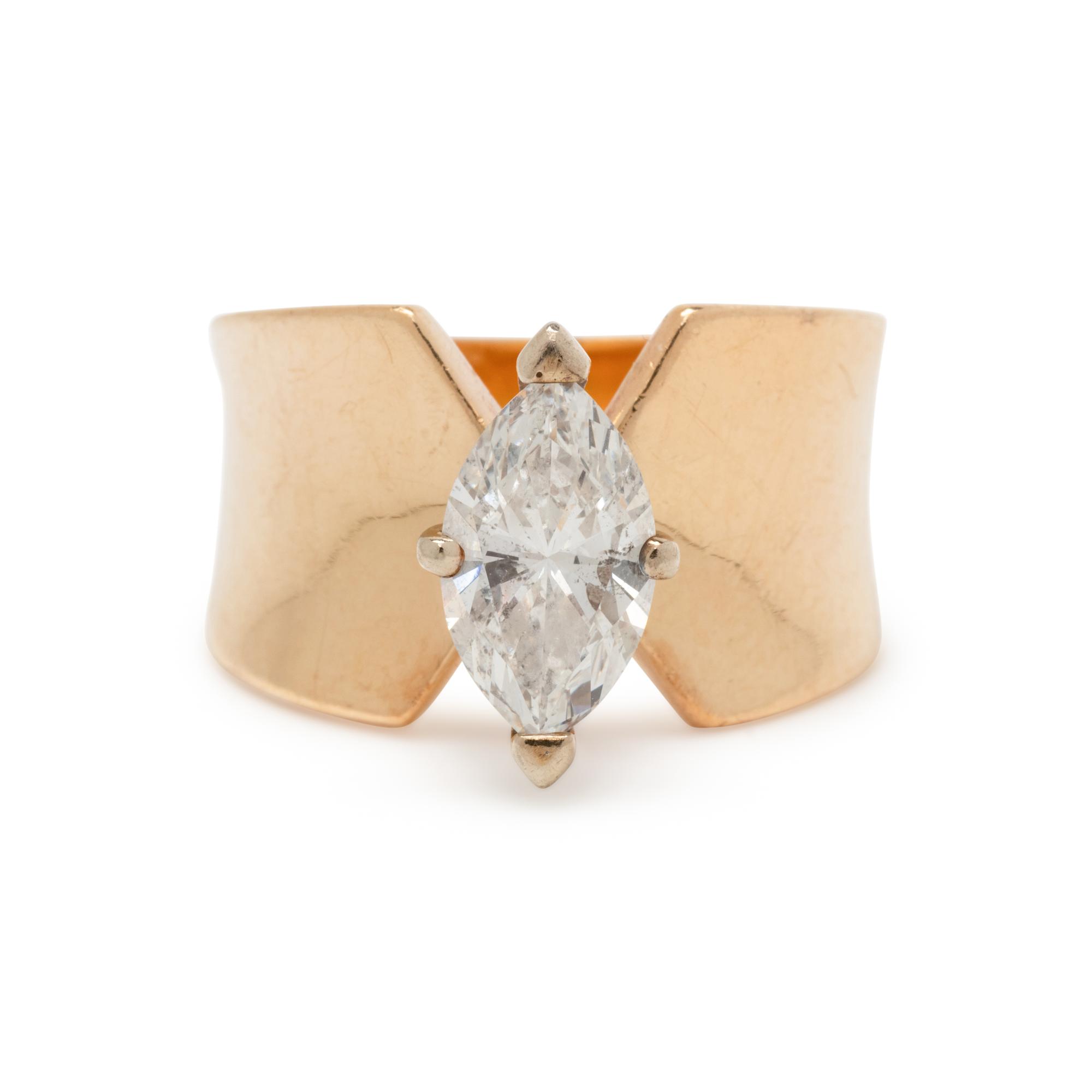 YELLOW GOLD AND DIAMOND RING