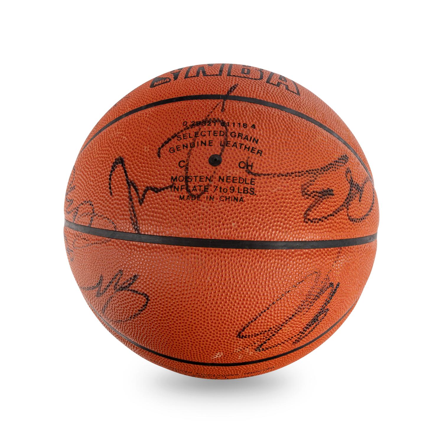 A 2003-04 Chicago Bulls Team Signed Autograph Basketball (Scottie Pippen's Last Season)