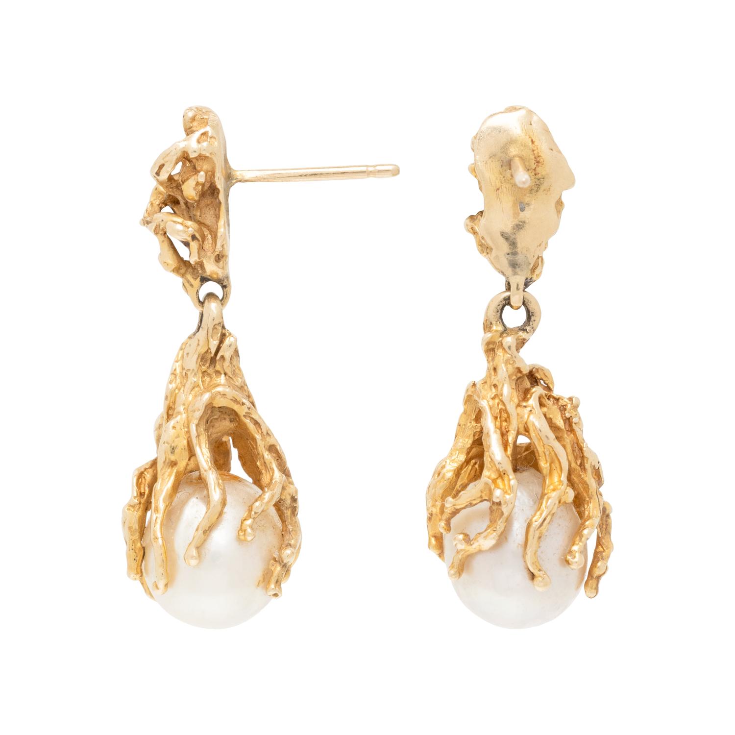 CULTURED PEARL AND YELLOW GOLD BRACELET AND EARRINGS