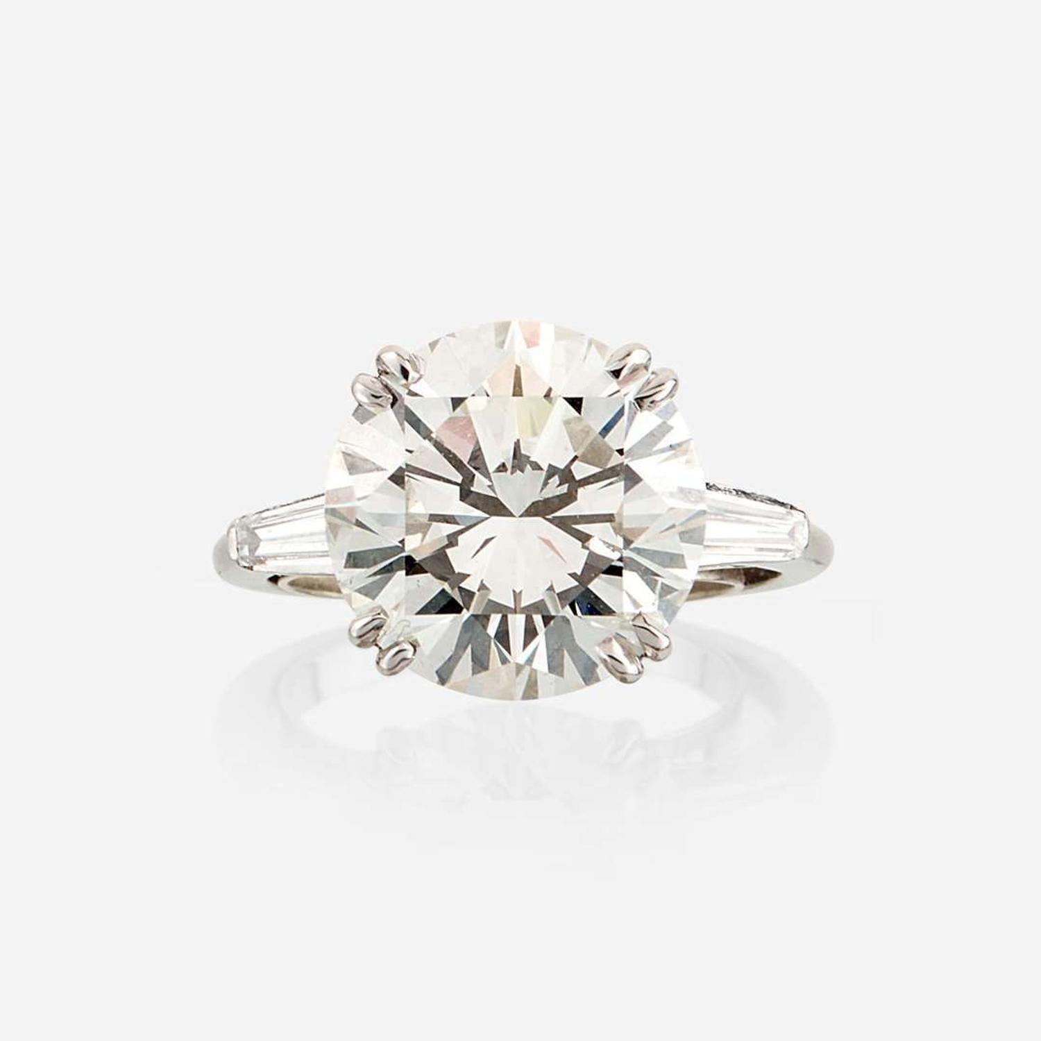 A diamond solitaire