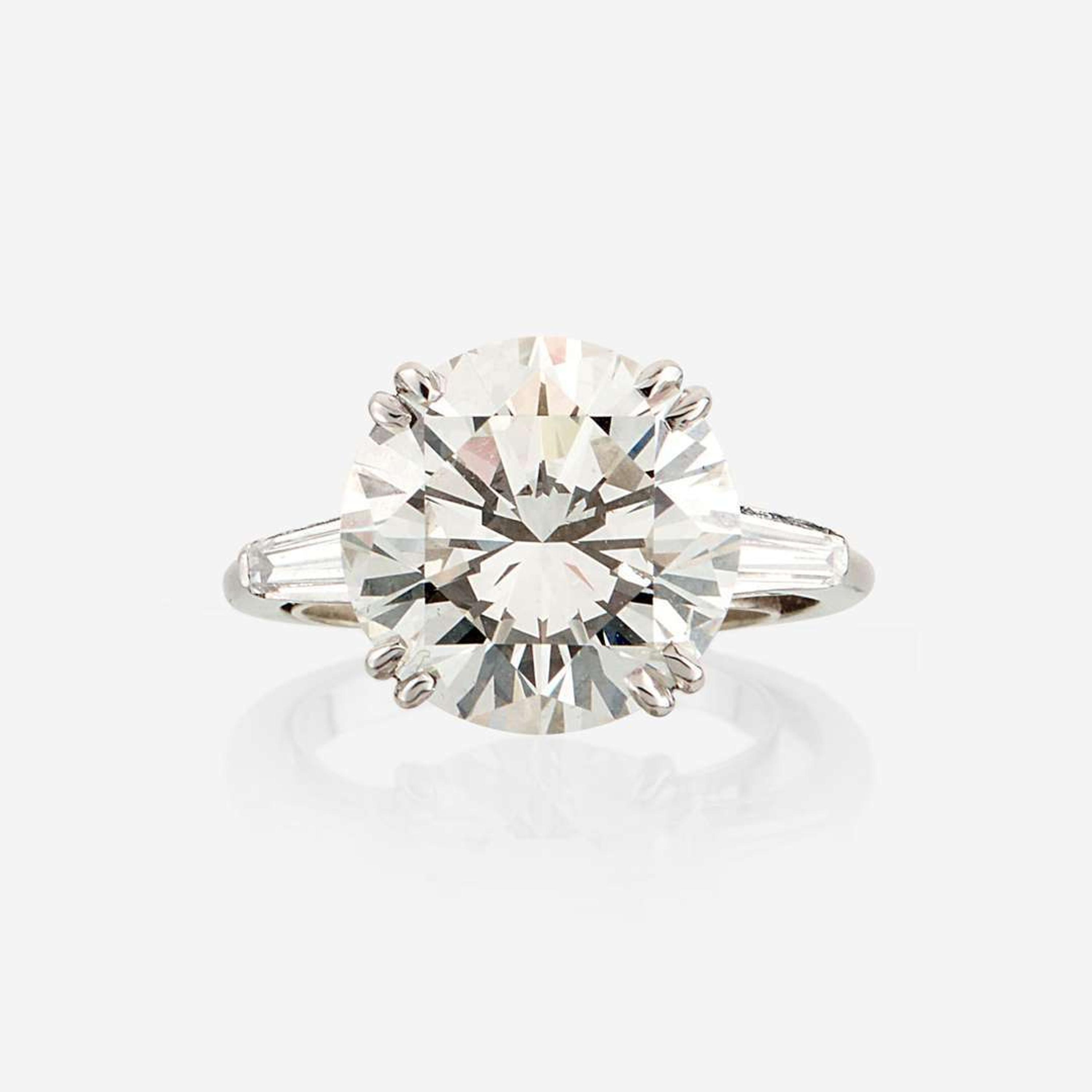 A diamond solitaire