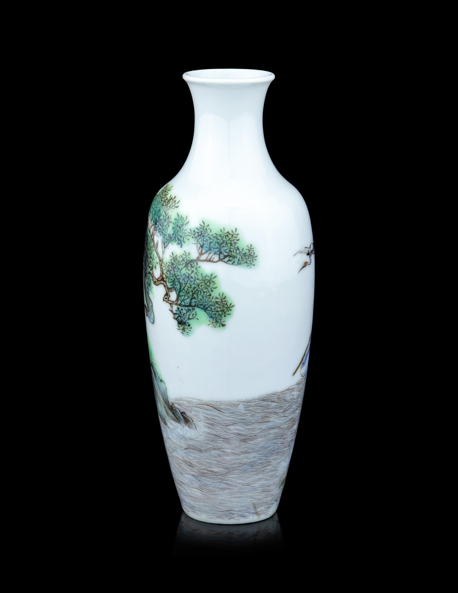 A Chinese Famille Rose Porcelain 'Immortal' Vase