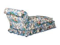 A Victorian Chintz-Upholstered Mahogany Chaise Longue
