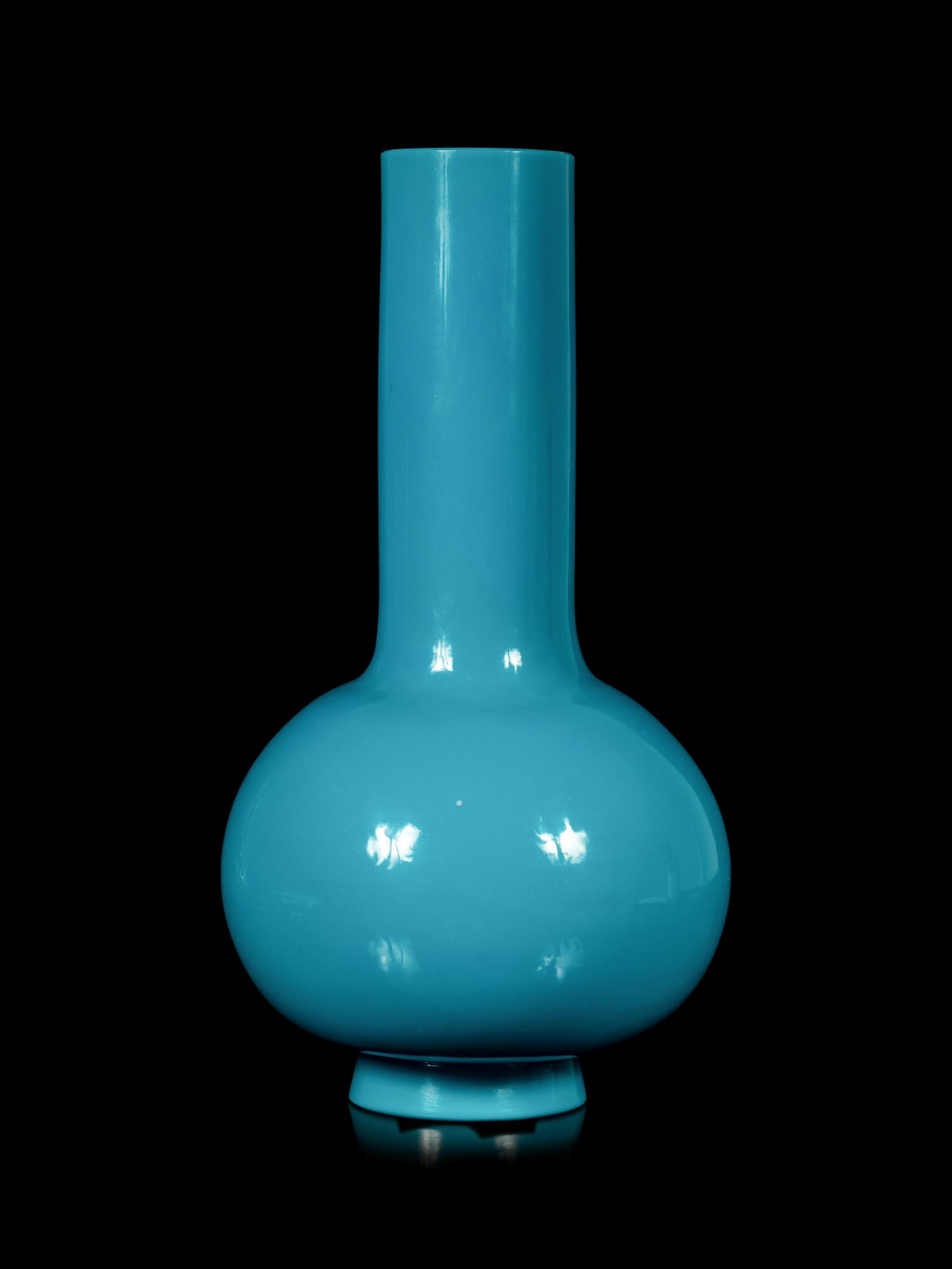 A Chinese Opaque Blue Glass Bottle Vase