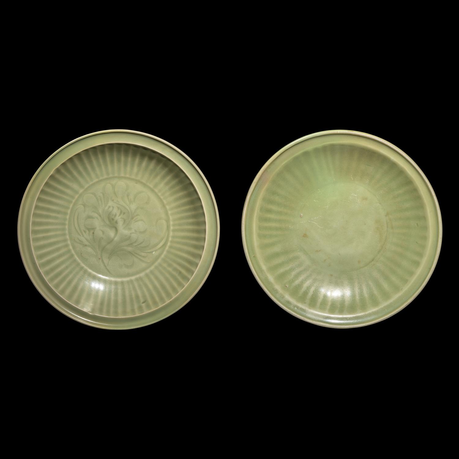 Two Chinese Longquan Celadon Glazed Chargers, Probably Ming Dynasty 或为明 龙泉窯大盘两件