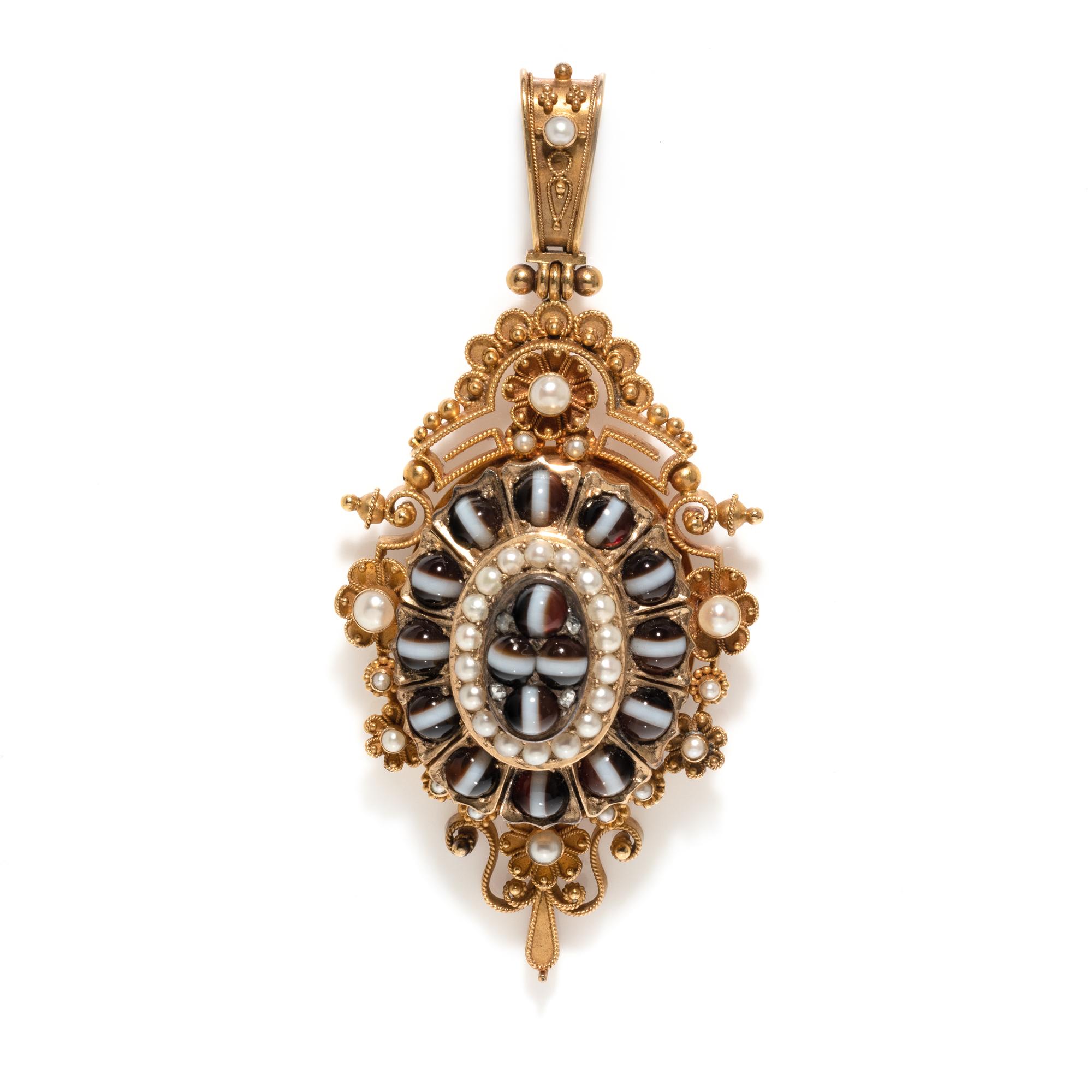 ETRUSCAN REVIVAL, YELLOW GOLD, AGATE, DIAMOND AND PEARL PENDANT