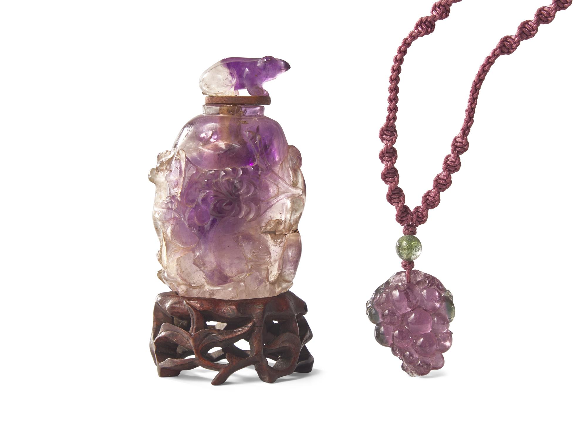 Two Chinese Carved Semiprecious Stone Articles, 20th Century 近代 紫晶、碧璽把件兩種