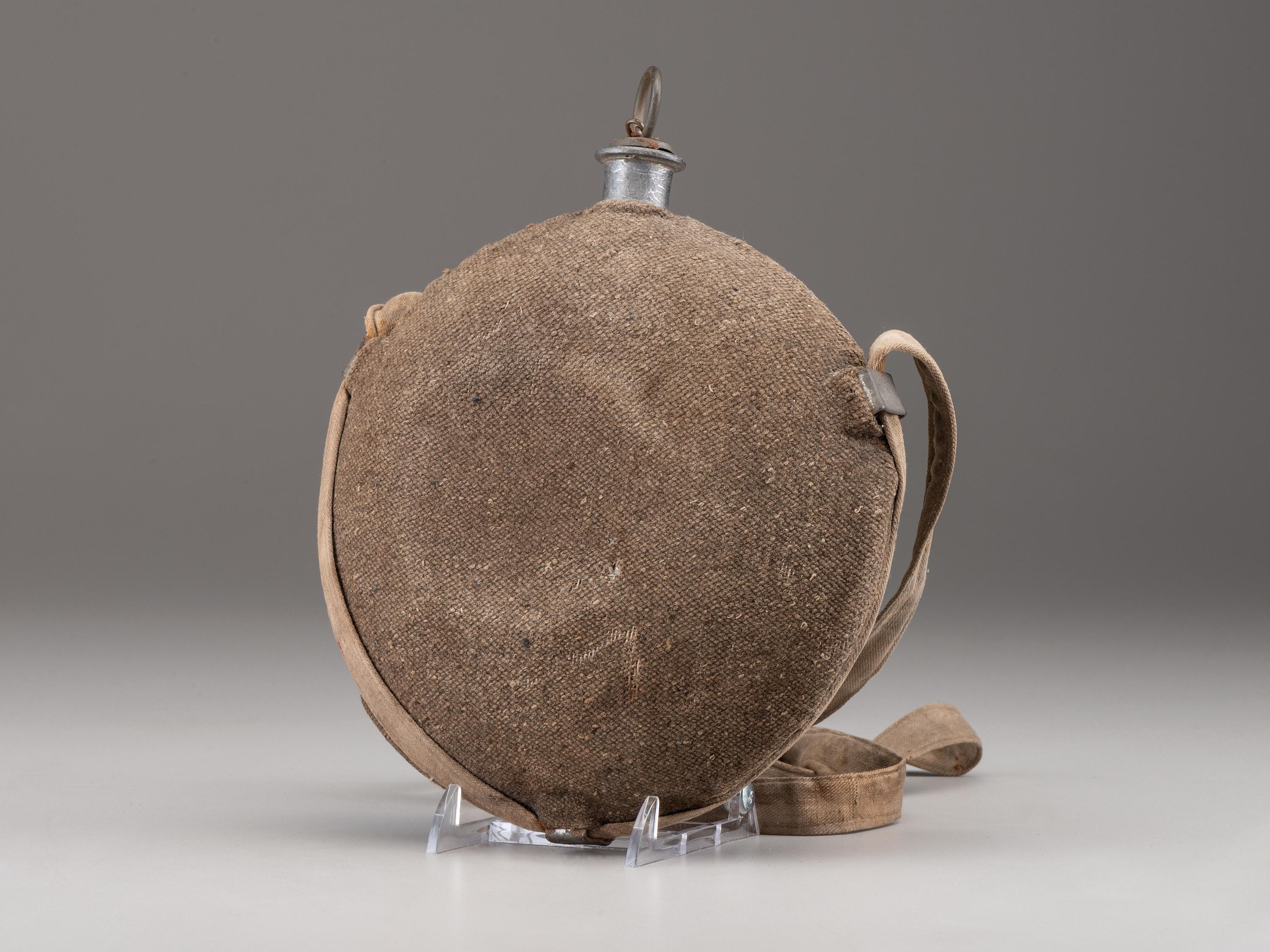 [CIVIL WAR]. Model 1858 Federal New York Depot smoothside canteen.