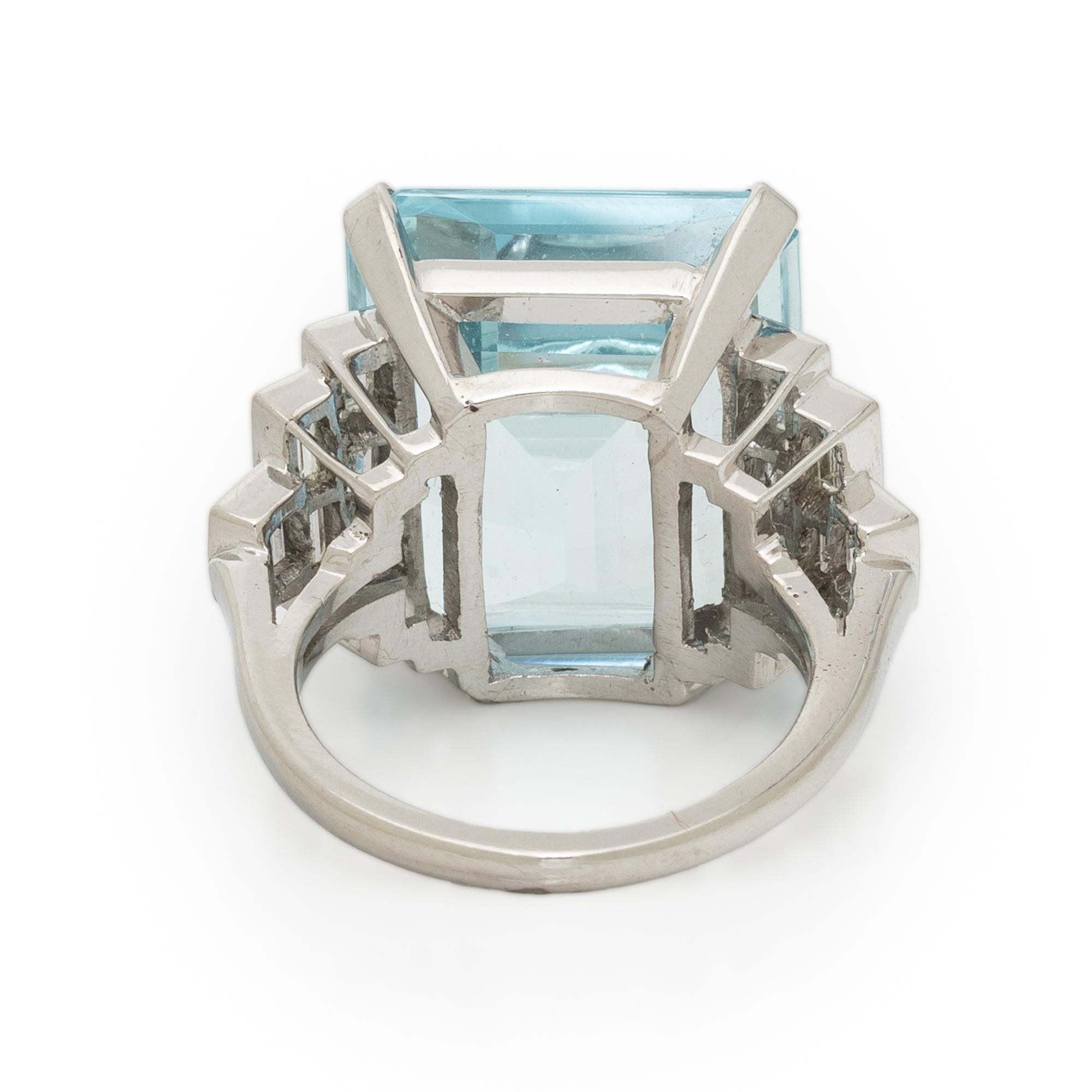 AQUAMARINE, DIAMOND, AND PLATINUM RING