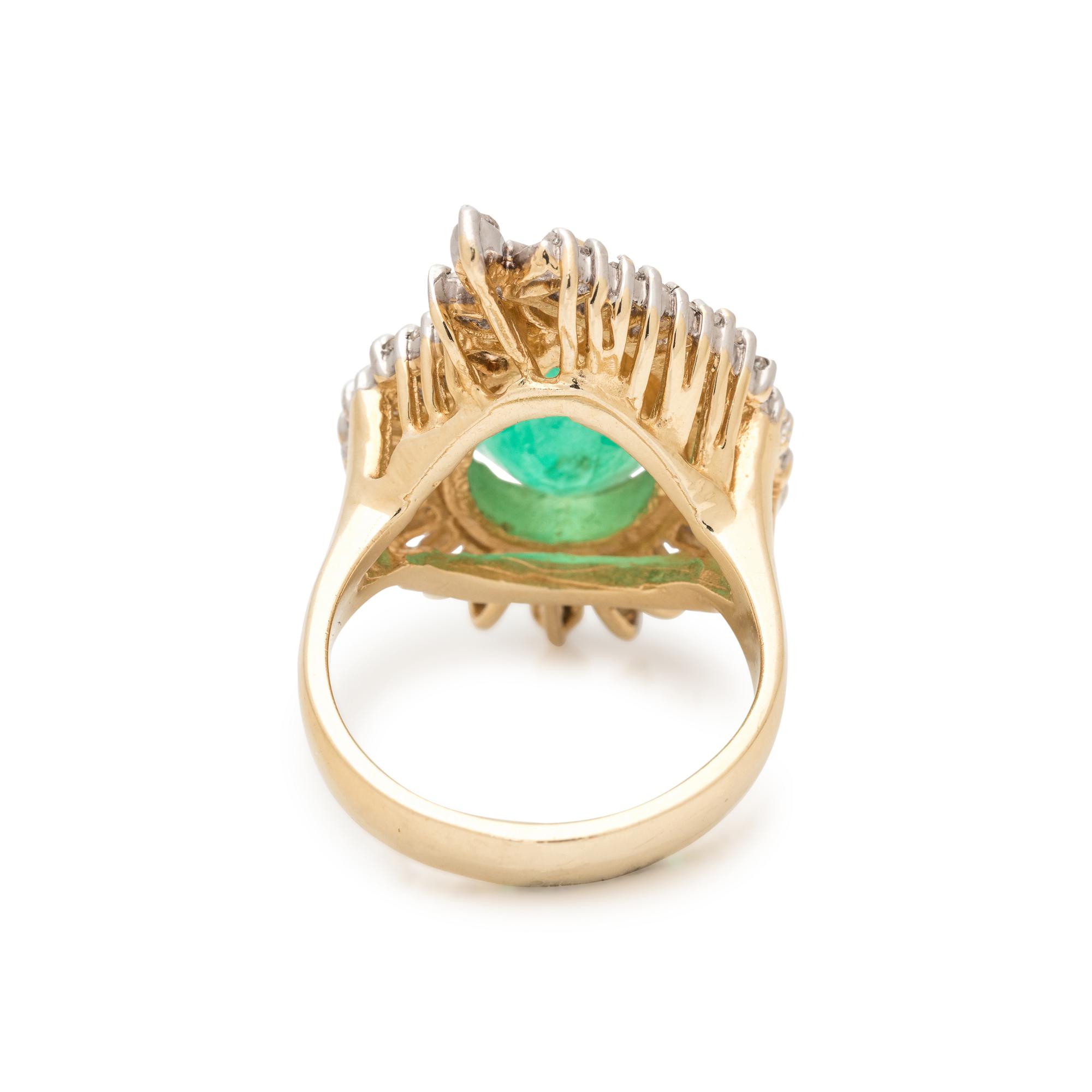 EMERALD AND DIAMOND RING