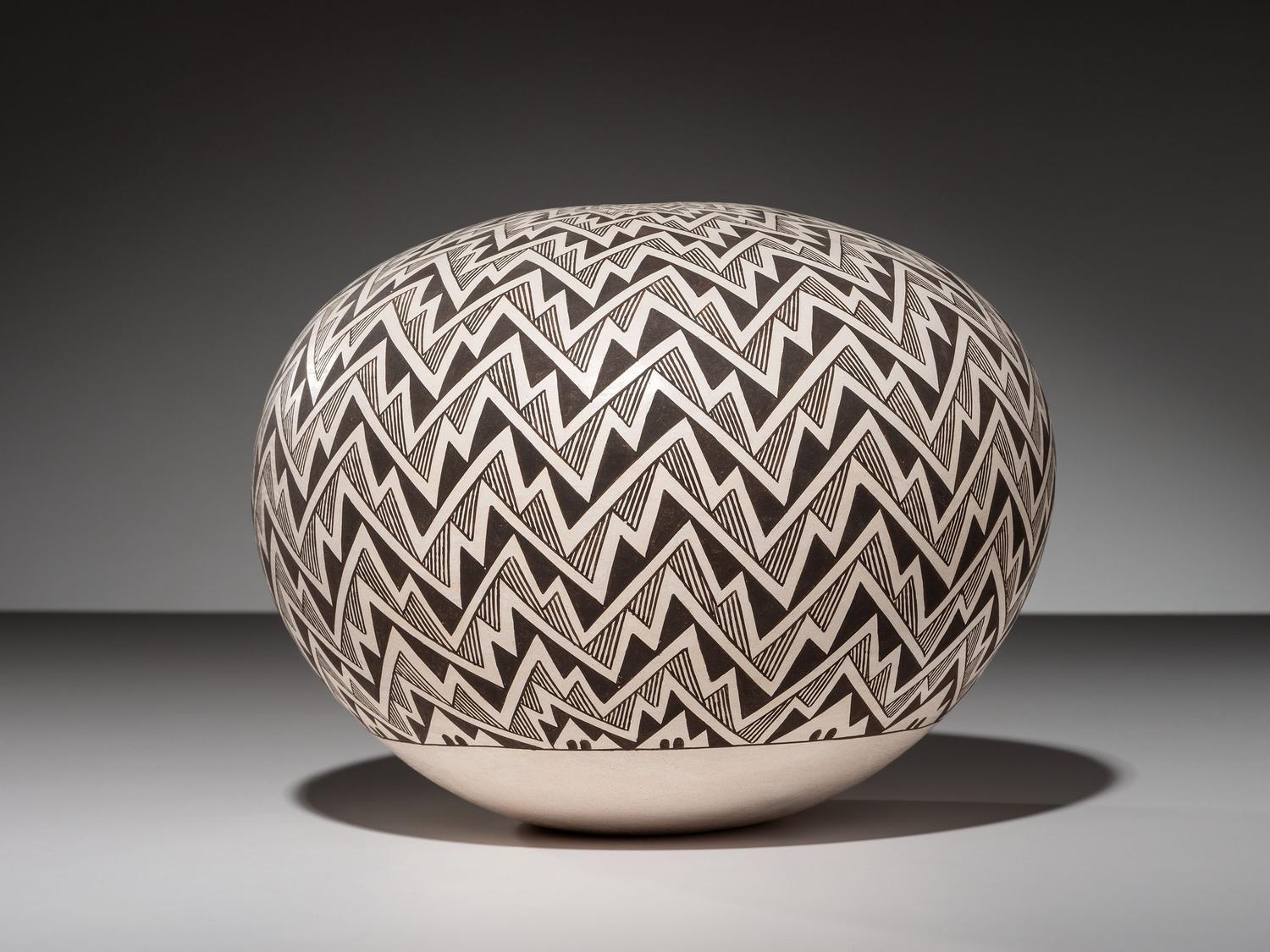 Fine Line Pottery Jar, Anasazi Revival