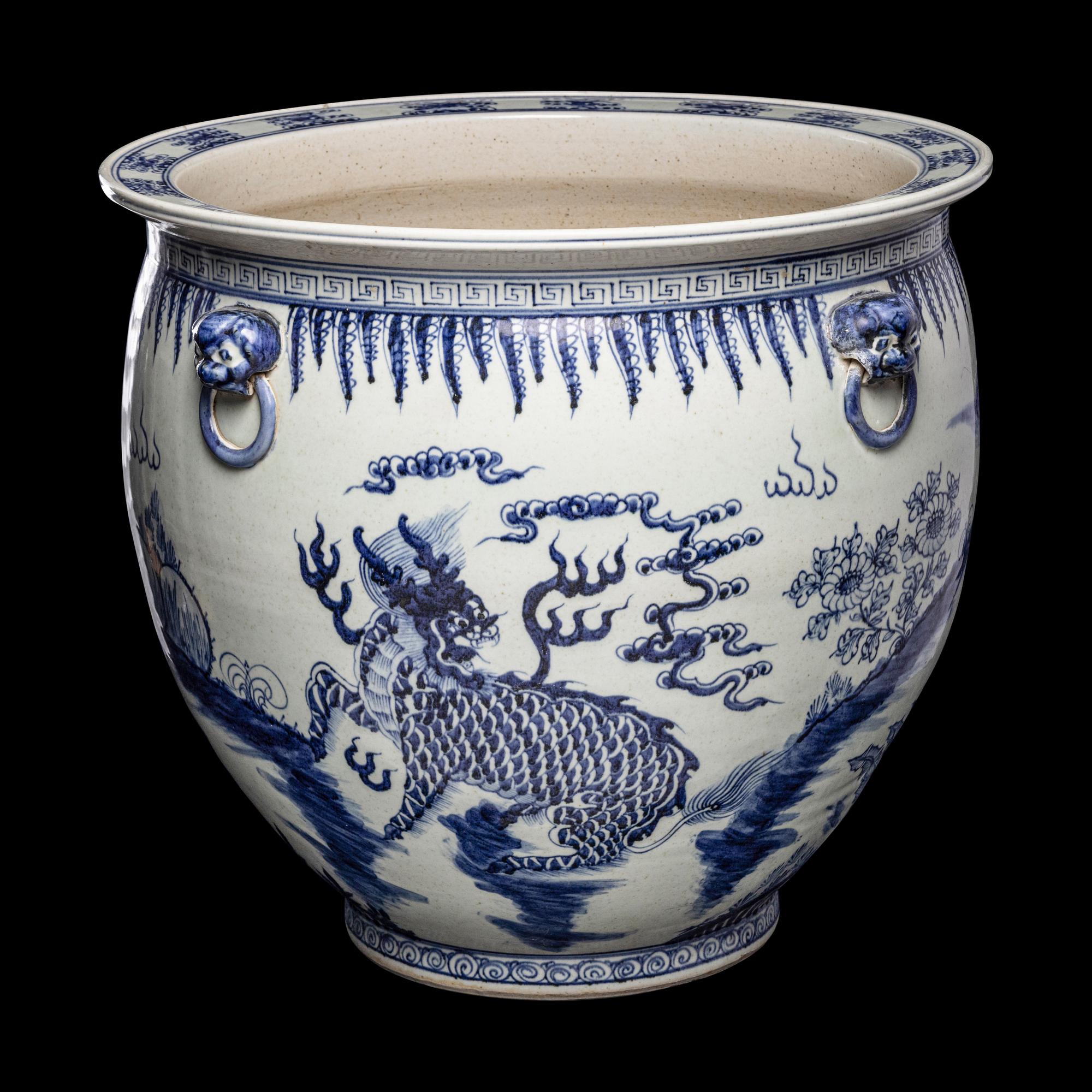 A Large Chinese Blue and White 'Qilin' Jardinière, 19th Century 清晚期 青花麒麟紋大缸