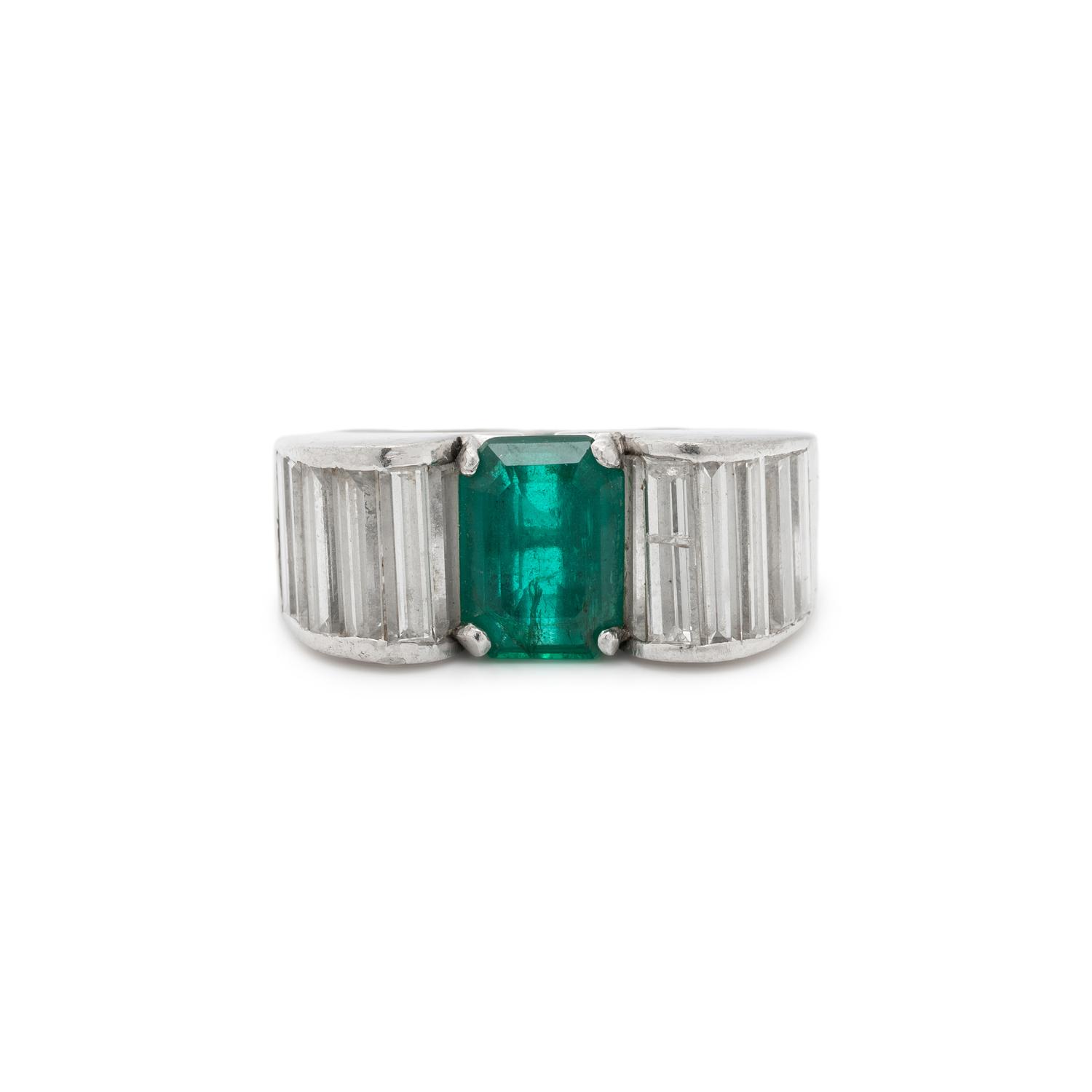 EMERALD AND DIAMOND RING