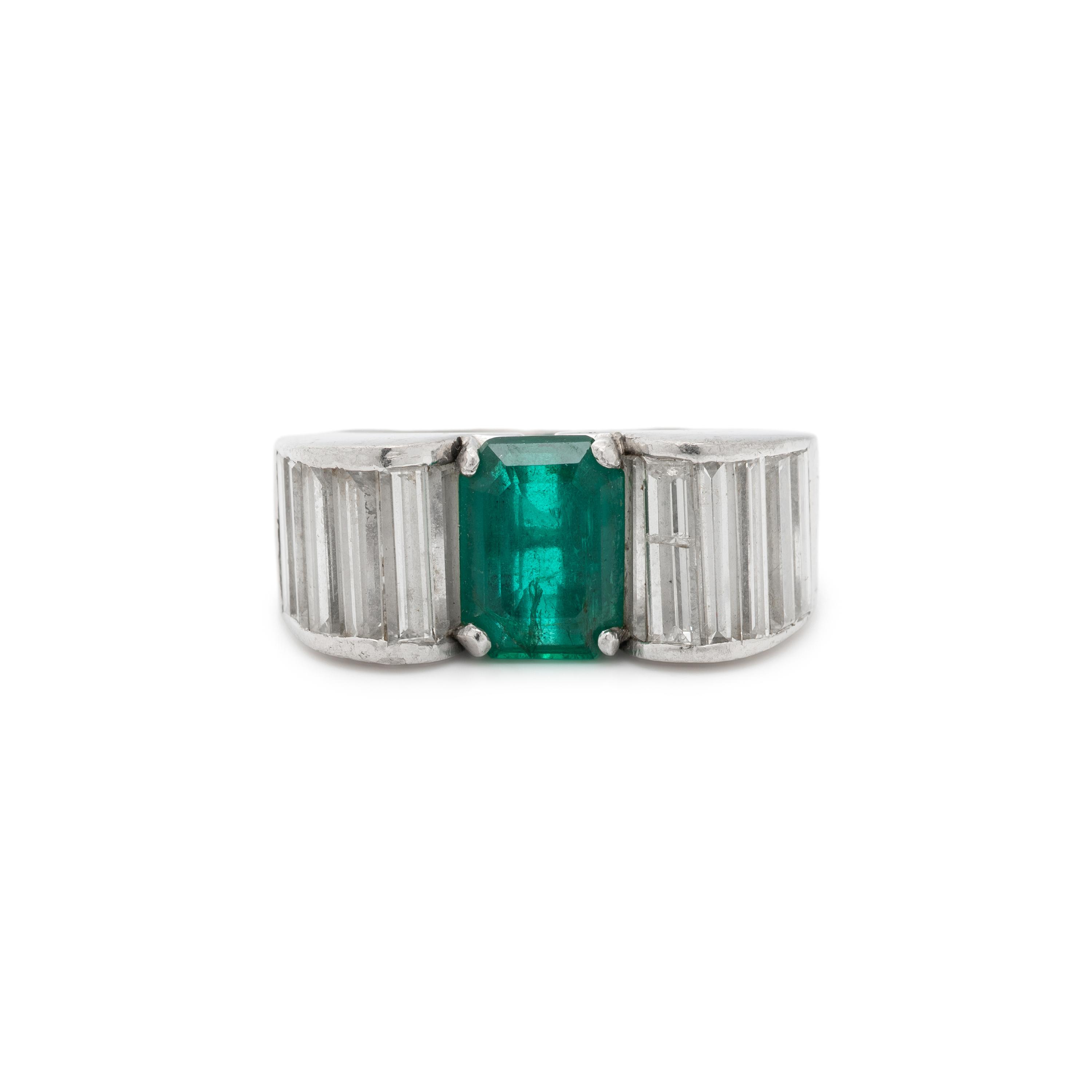 EMERALD AND DIAMOND RING