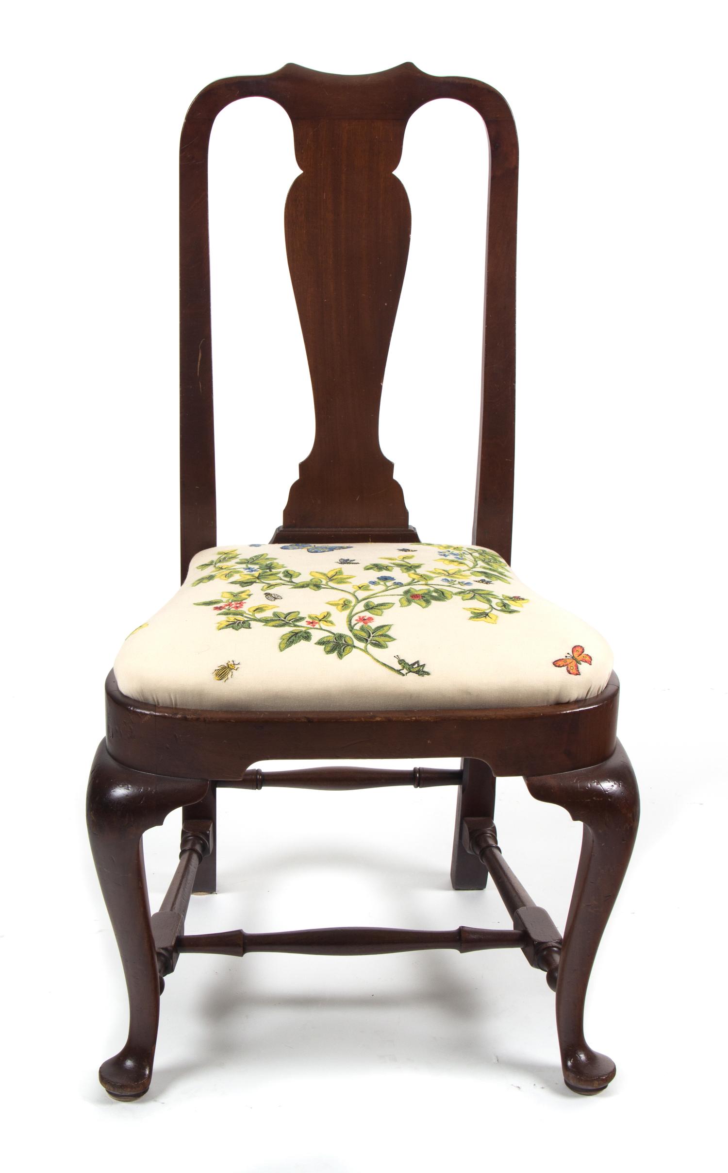 A Queen Anne Style Mahogany Side Chair — 20TH CENTURY