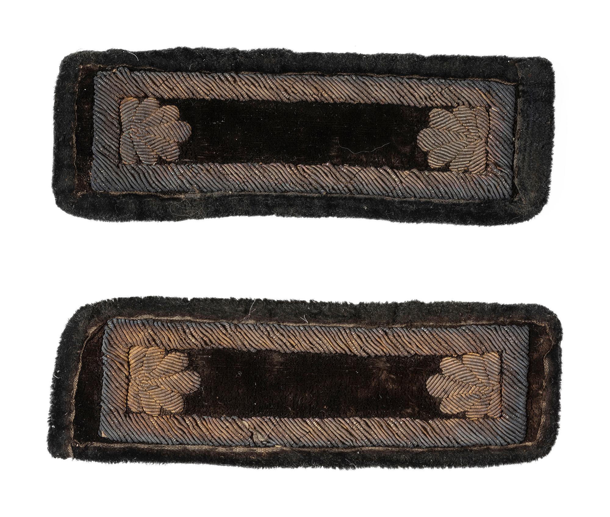37th Mississippi Infantry Regiment. Major of staff shoulder straps with documents.