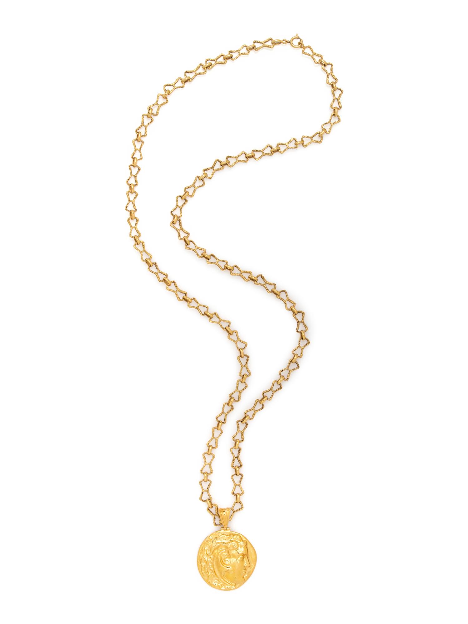 ZOLOTAS, YELLOW GOLD PENDANT AND LONGCHAIN NECKLACE