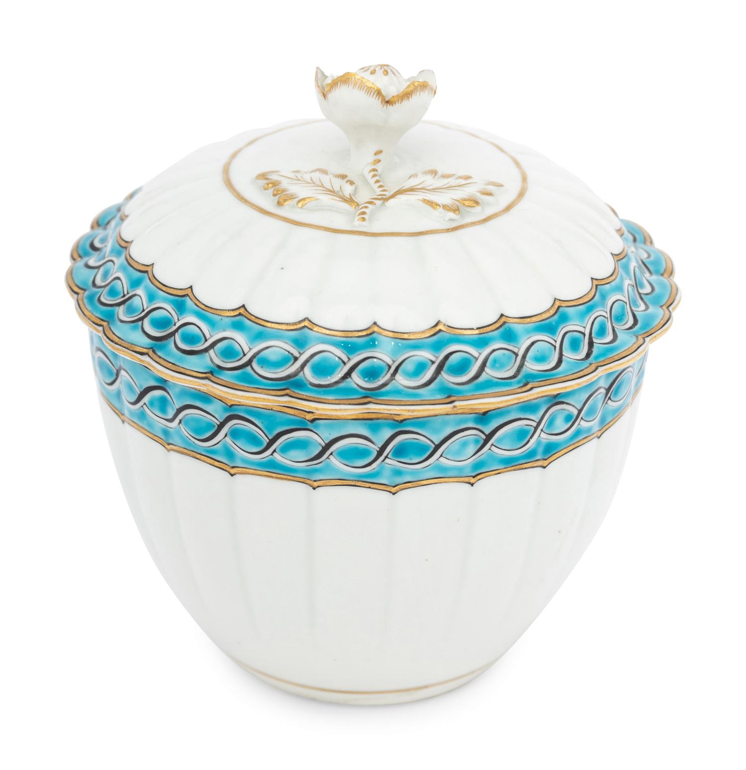 A Worcester Porcelain Covered Sugar Bowl