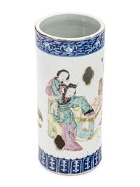 A Chinese Famille Rose Porcelain Hatstand