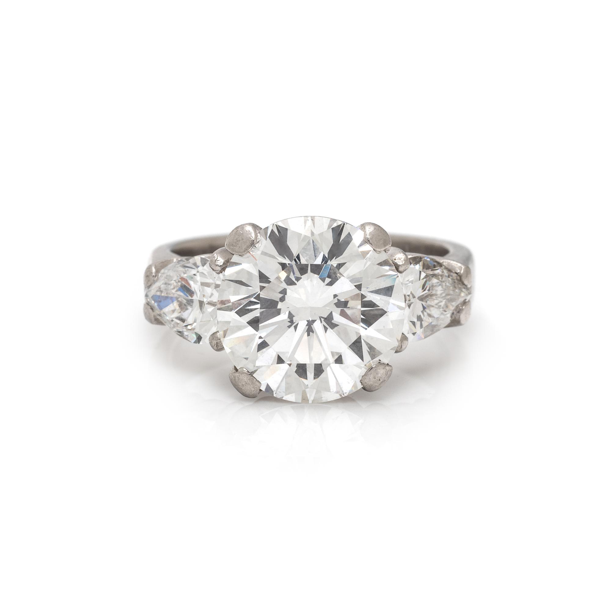 DIAMOND RING