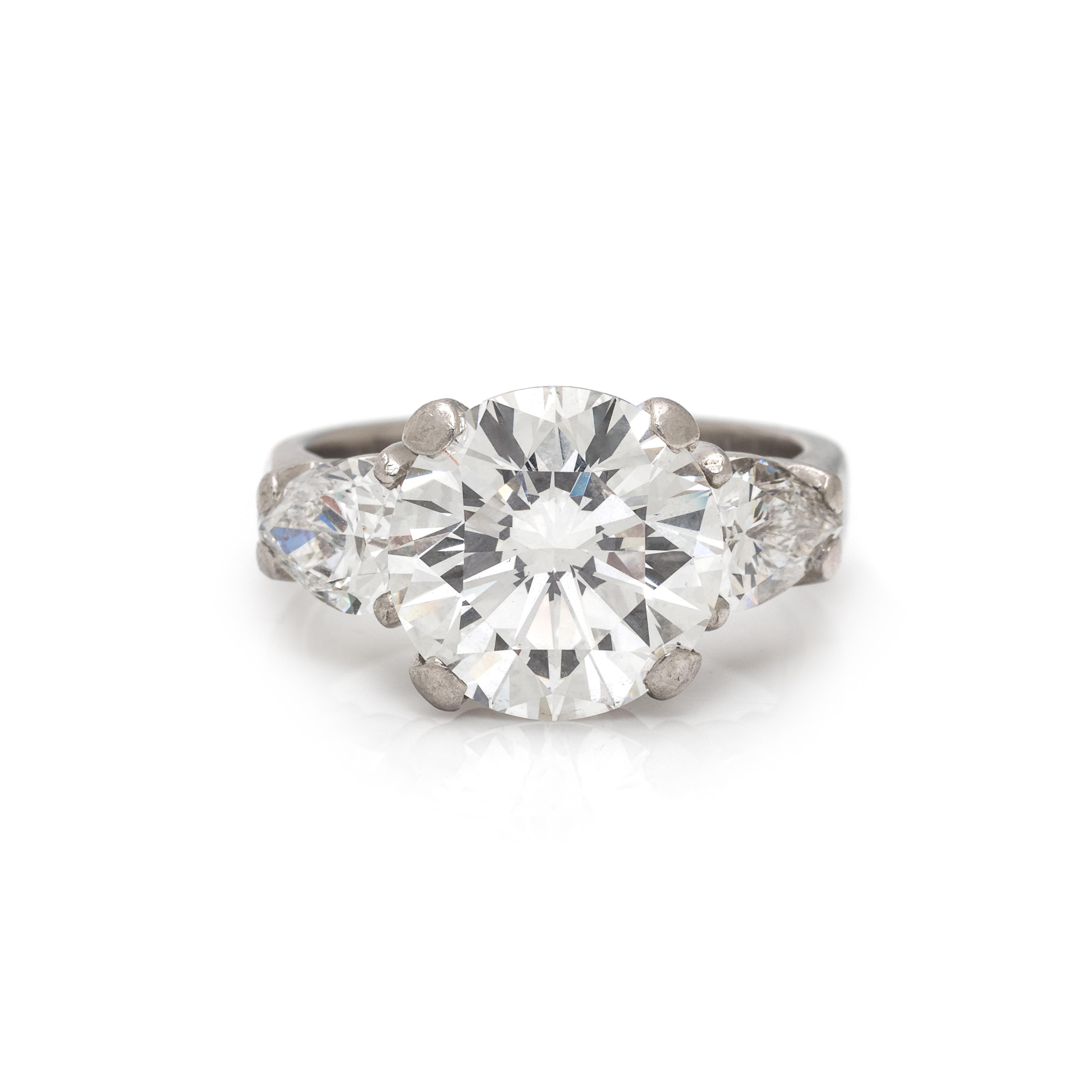 DIAMOND RING