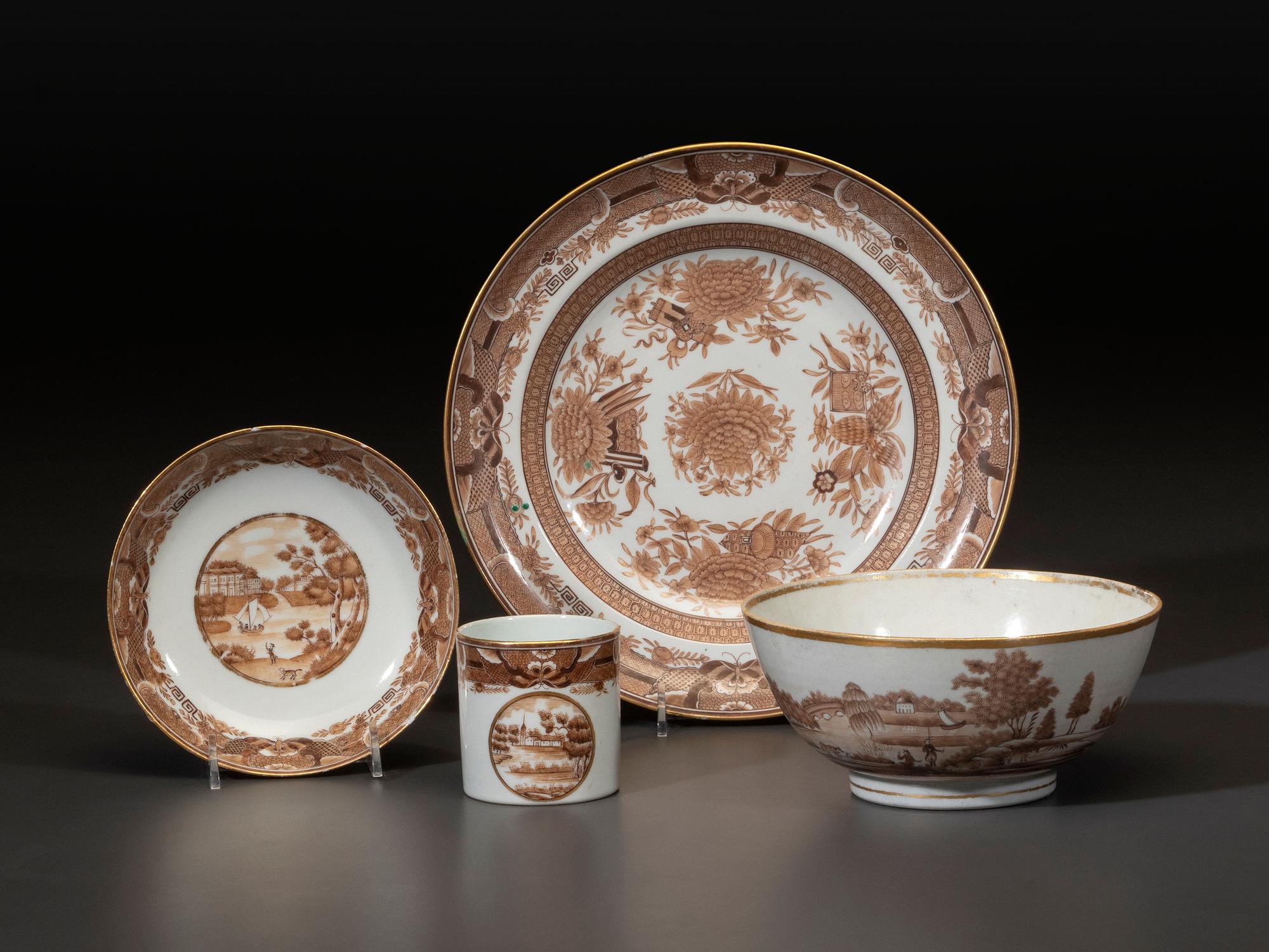 Four Chinese Export Porcelain Articles