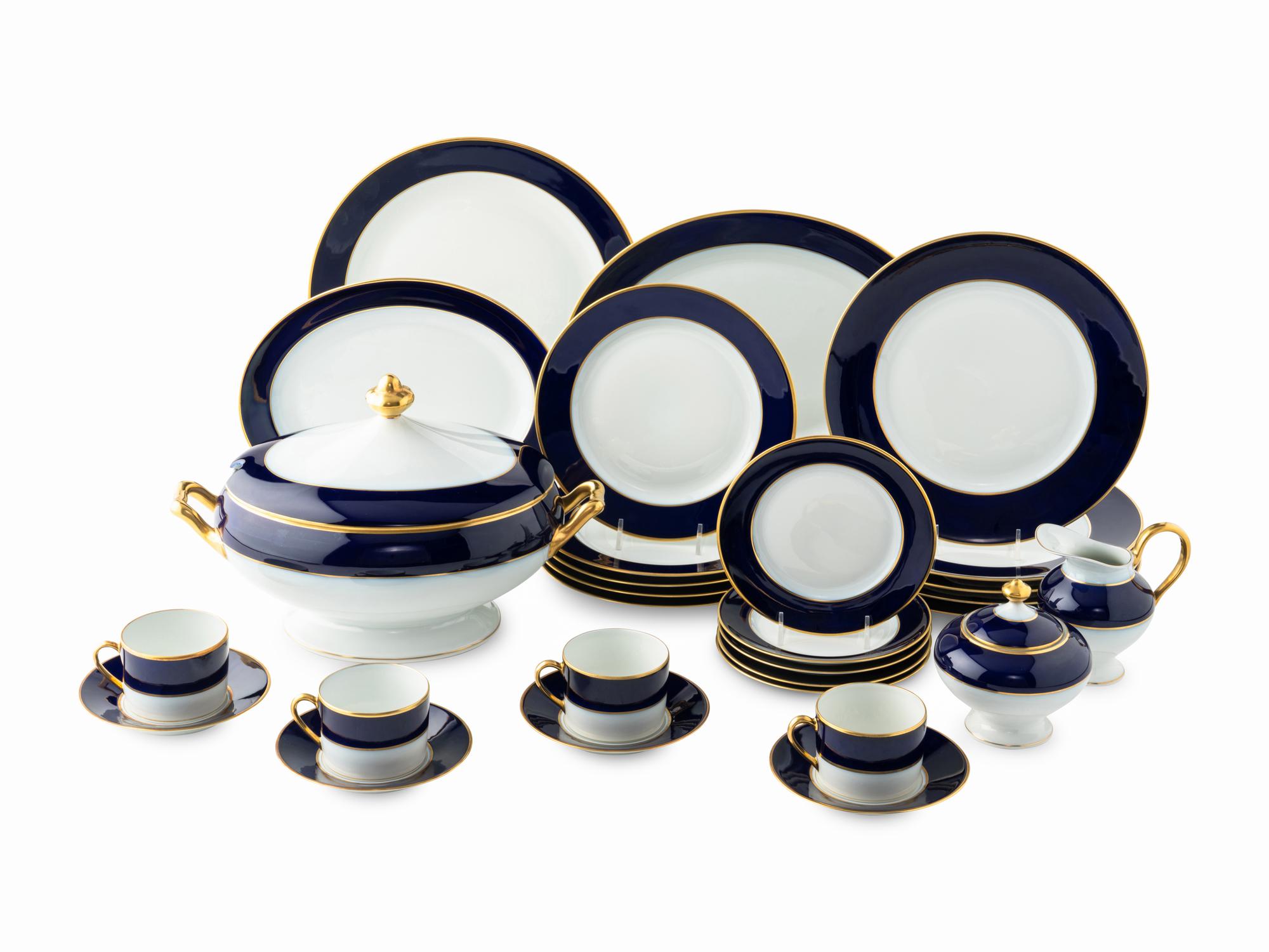 A Bernardaud Limoges Porcelain Dinner Service