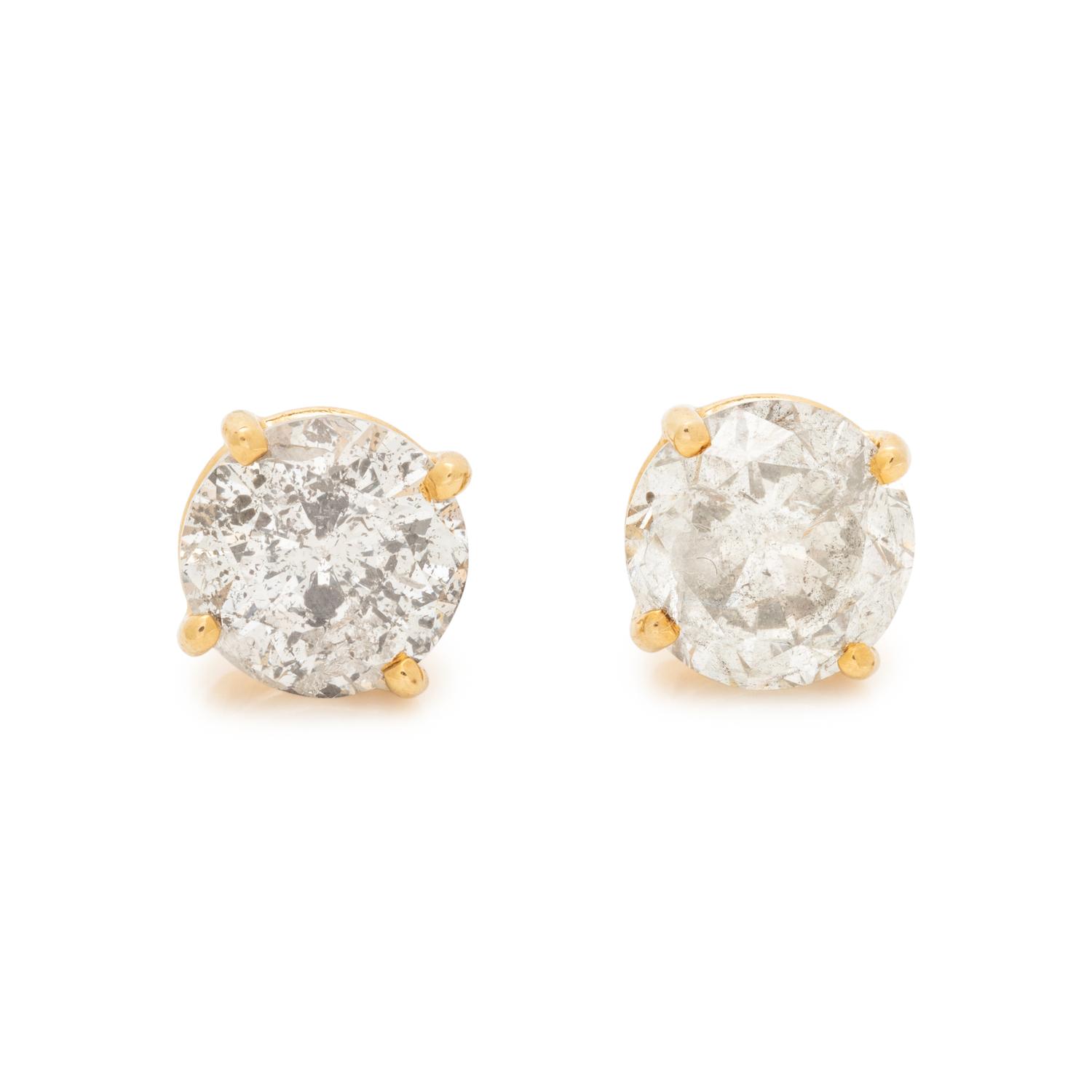 YELLOW GOLD AND DIAMOND STUD EARRINGS