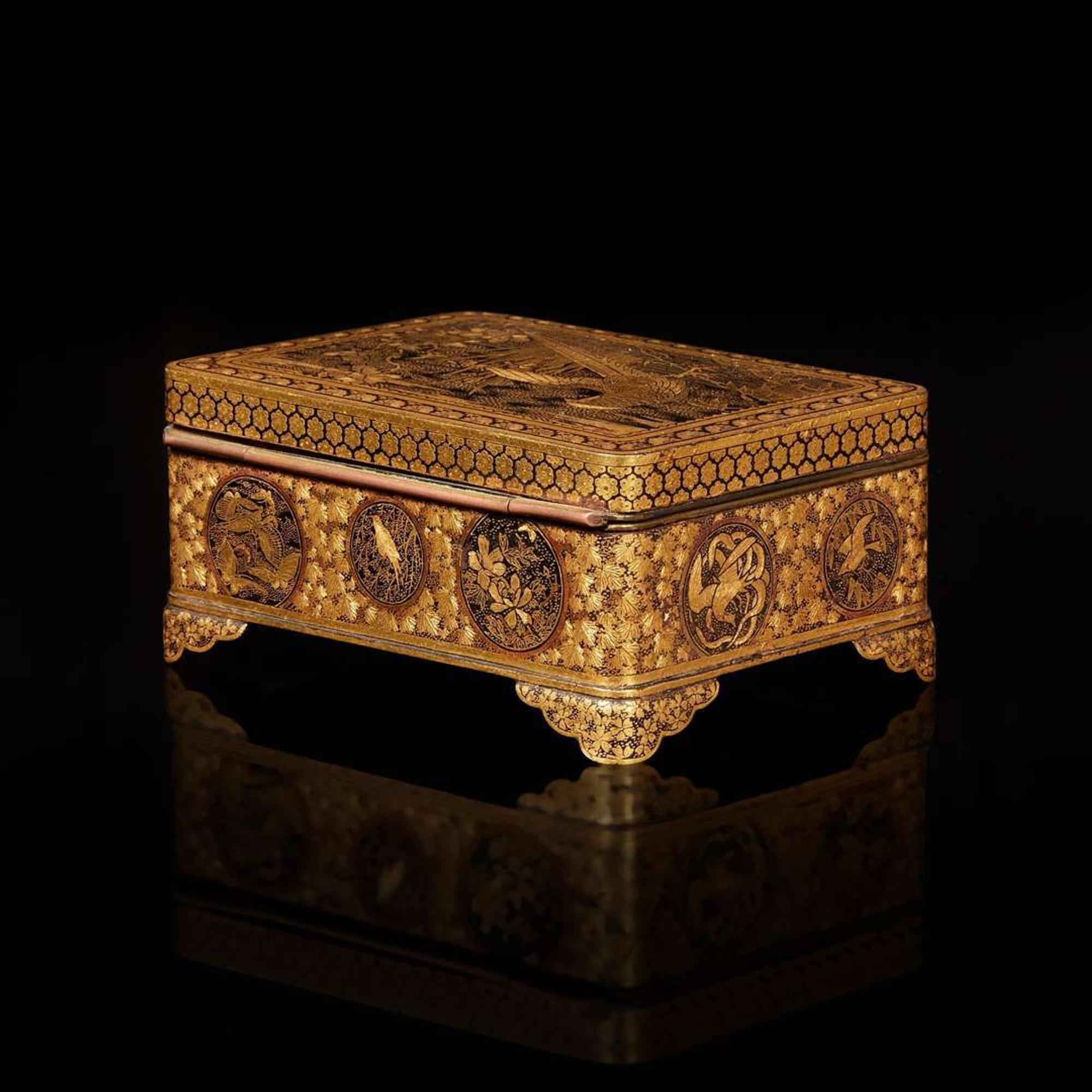A small Komai, Kyoto gold-inlaid iron box 日本鉗金鐵盒 Meiji period ??