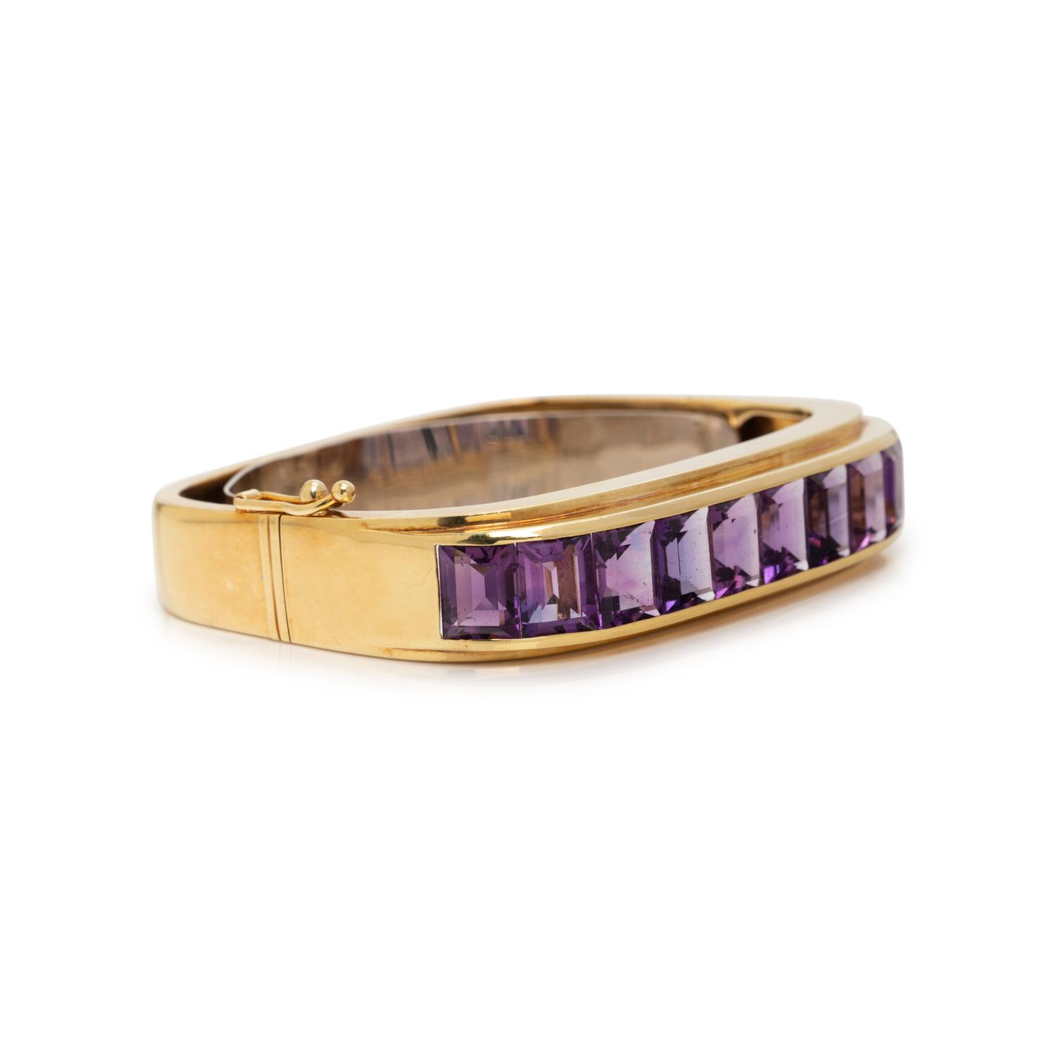HONORA, YELLOW GOLD AND AMETHYST BANGLE BRACELET