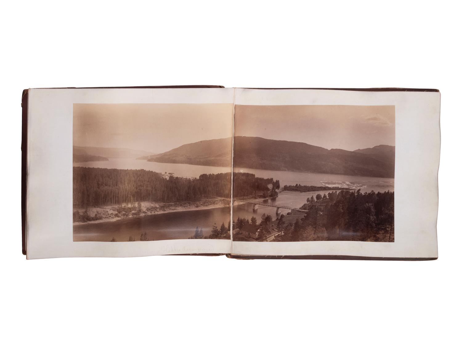 [EARLY PHOTOGRAPHY]. BEATO, Antonio (1835-1906). Album containing 29 photographs of Egypt.