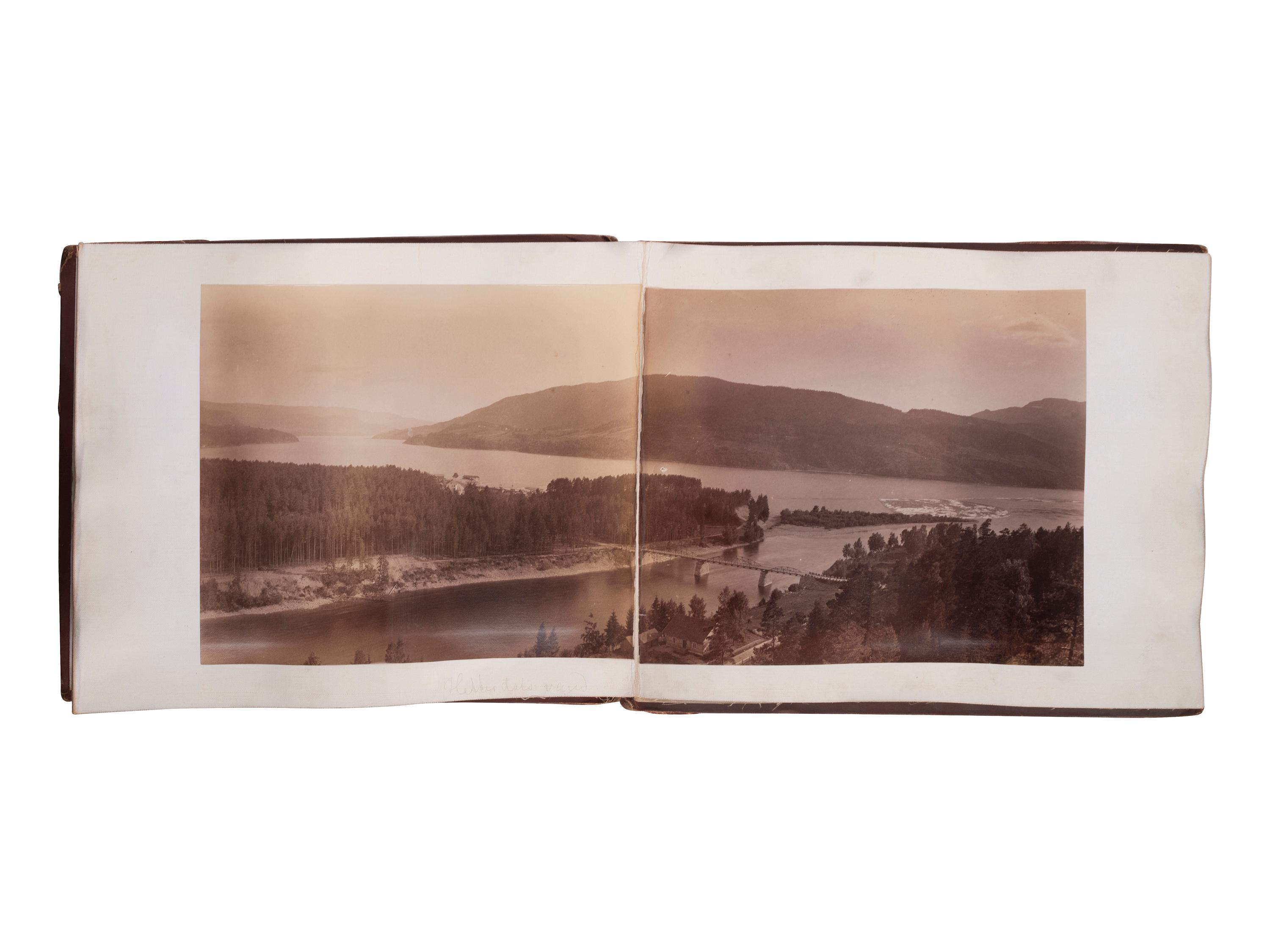 [EARLY PHOTOGRAPHY]. BEATO, Antonio (1835-1906). Album containing 29 photographs of Egypt.