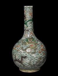 A Chinese Famille Verte Porcelain Bottle Vase