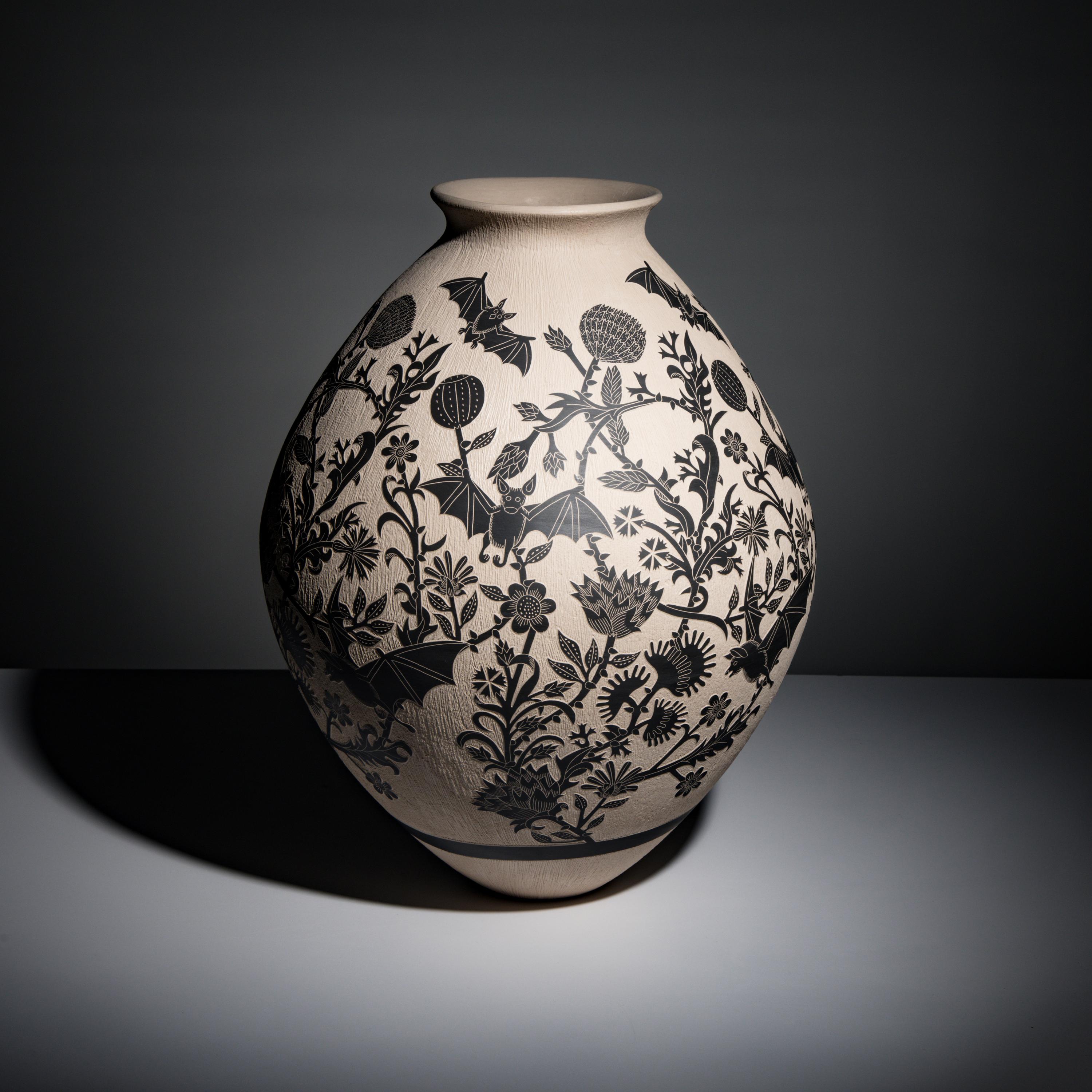 Adrian Corona Trillo (Mata Ortiz, b. 1987) — Large Black-on-Cream Pottery Jar, with Bats