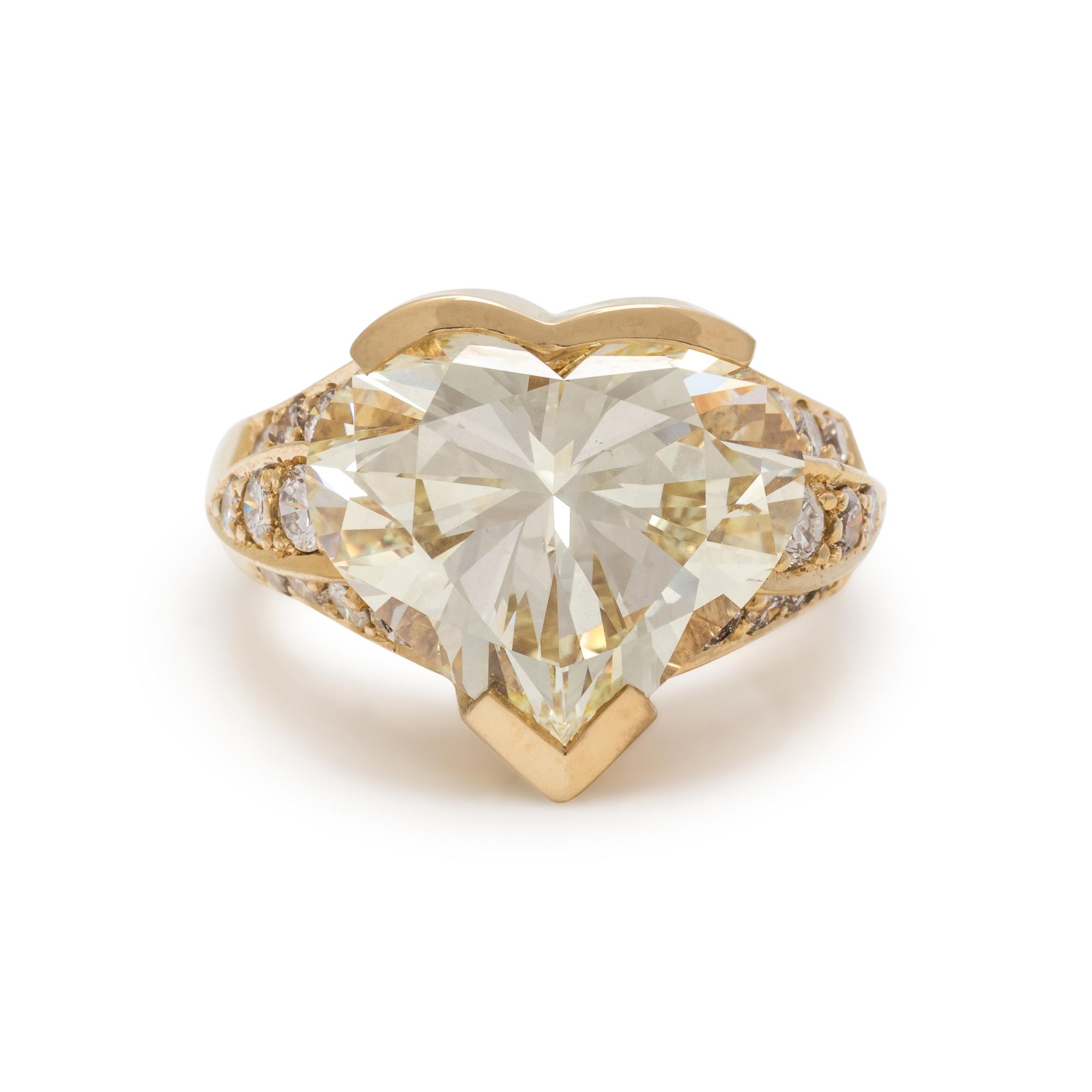 DIAMOND RING