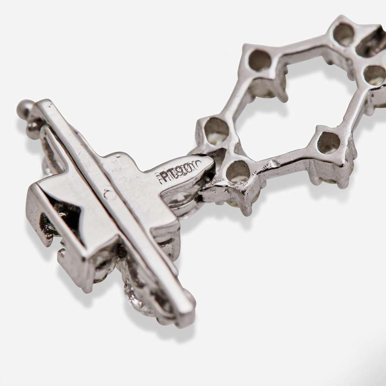 A Platinum and Diamond Necklace