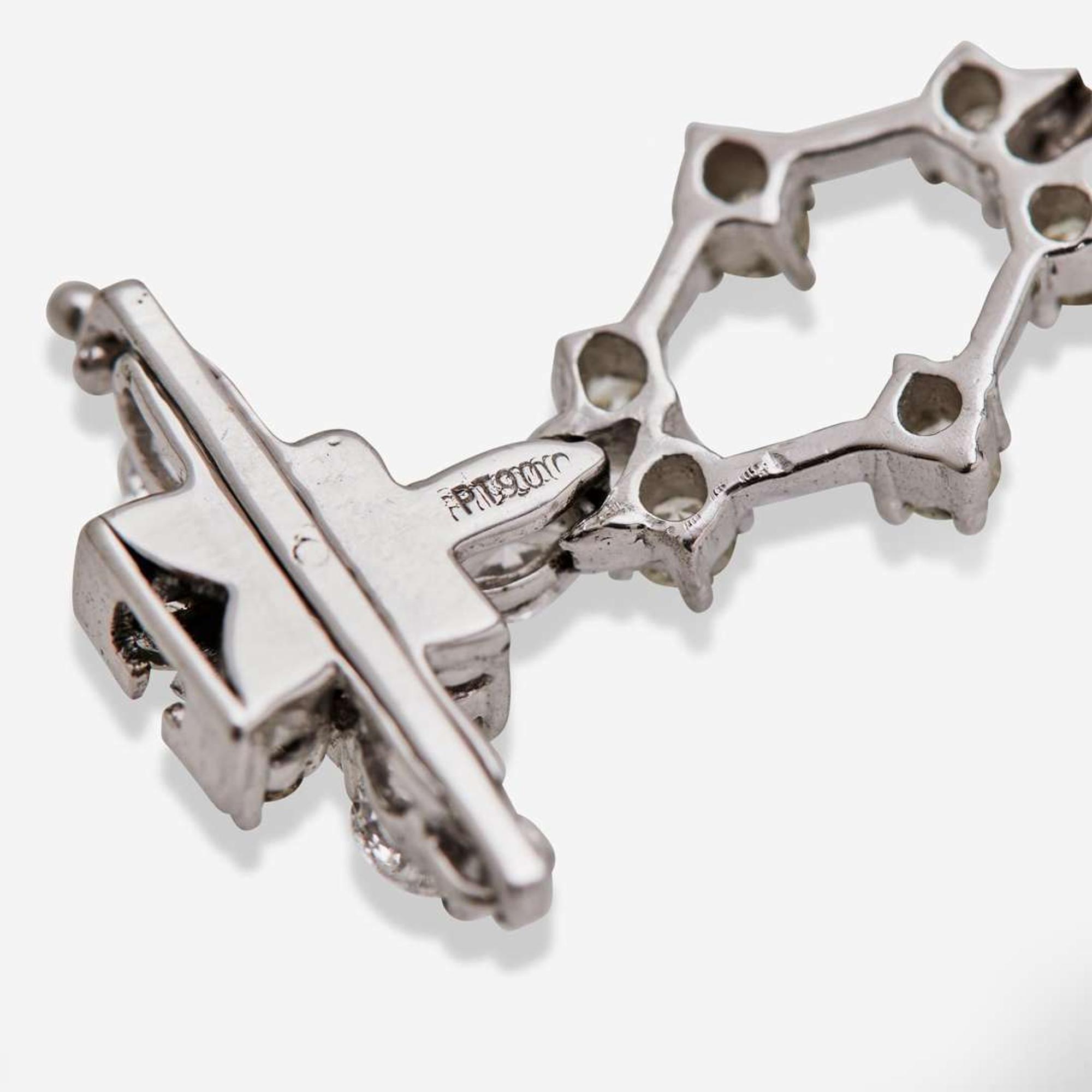 A Platinum and Diamond Necklace