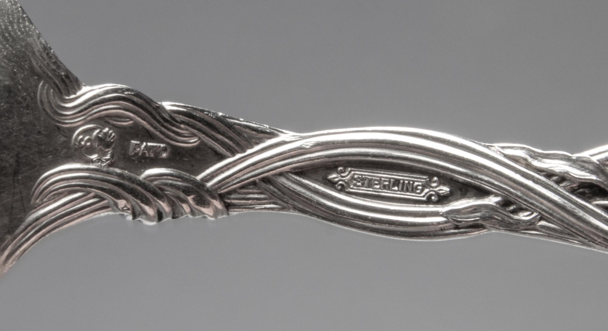 An American Silver Flatware Service, International Silver Co., Meriden, CT, Frontenac pattern, comprising: 12 dinner knives 12 soup spo