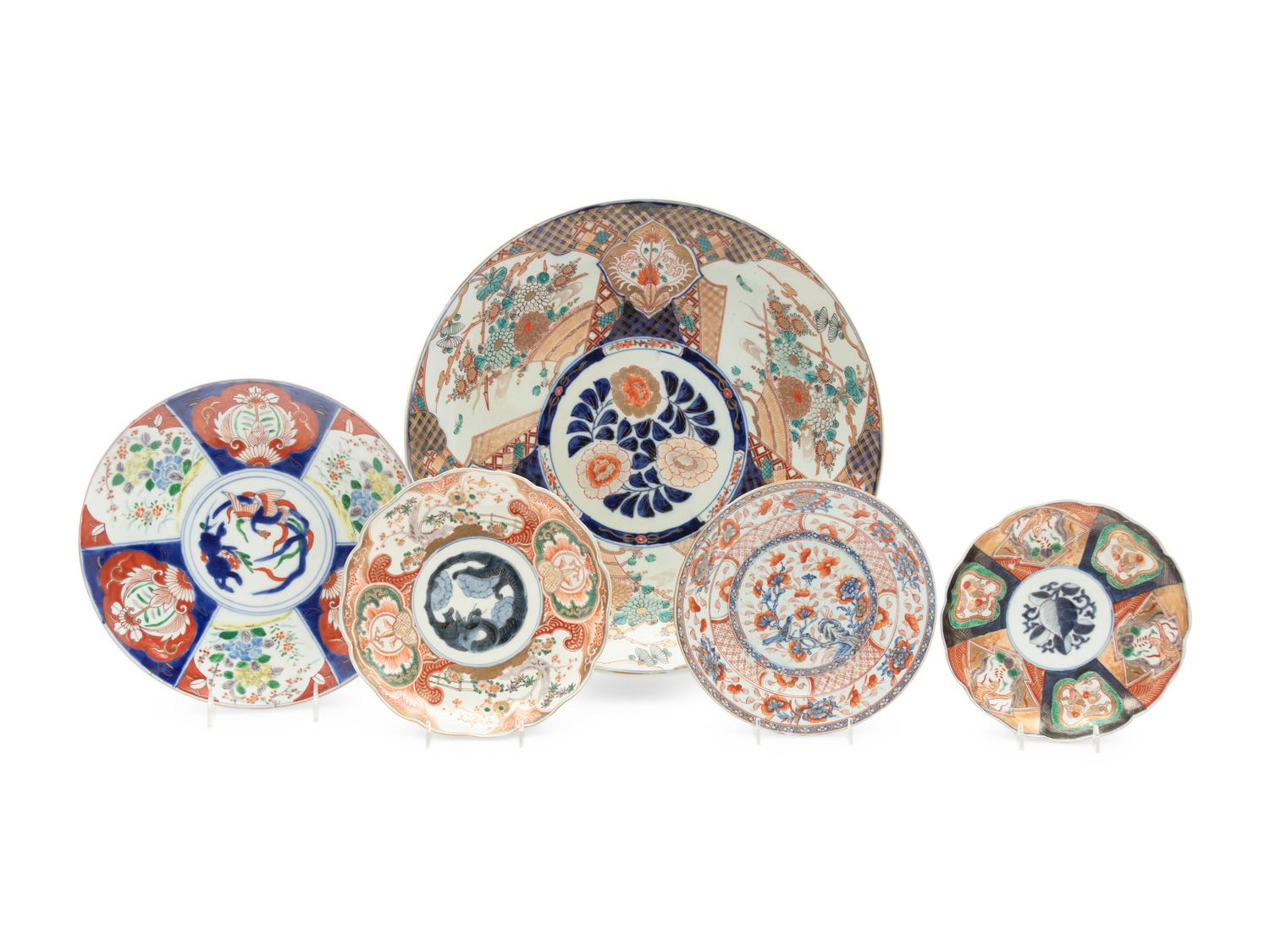 17 Japanese Porcelain Articles, together with Two Japanese Imari Vessels